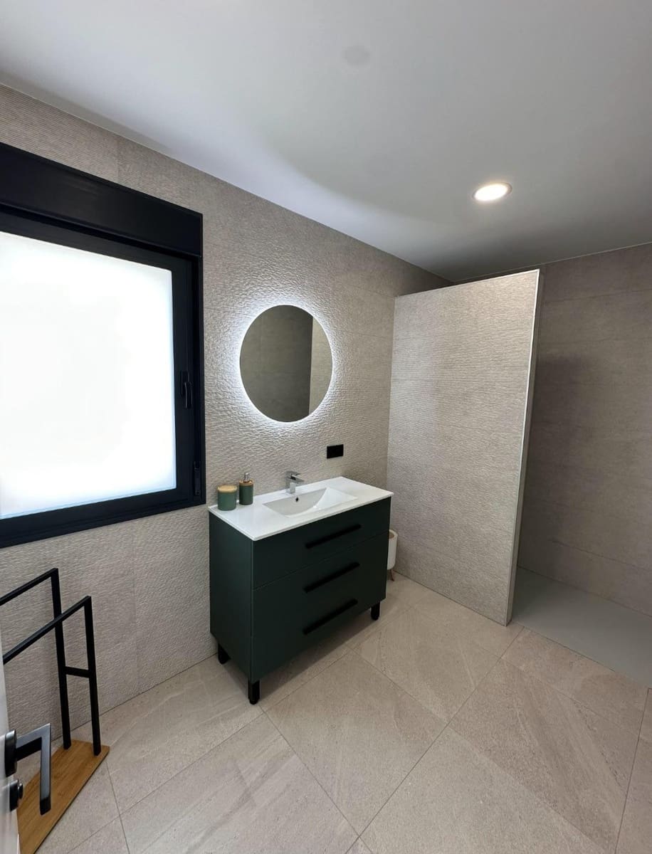 3 Zimmer Villa zu verkaufen in Pinoso mit Pool - 405.000 € (Ref: 8466209)