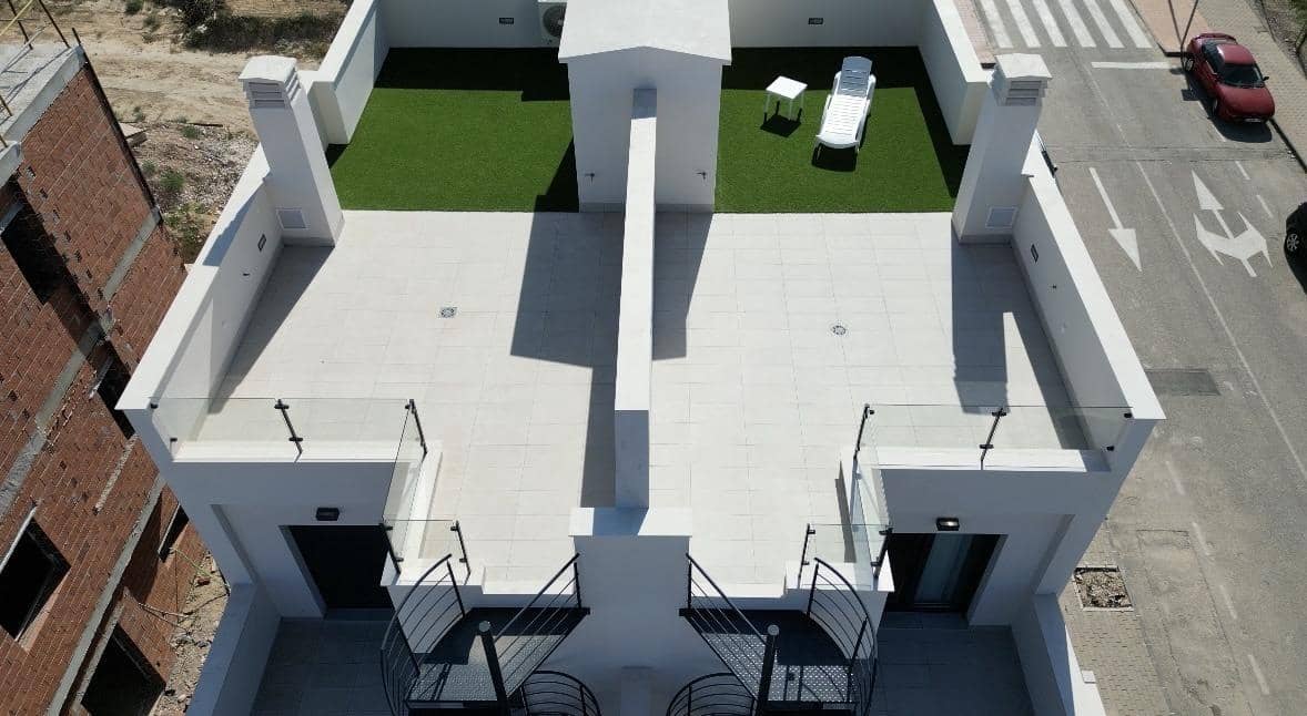 4 soveværelse Semi-Rækkehus til salg i Guardamar del Segura med swimmingpool - € 507.050 (Ref: 8620085)