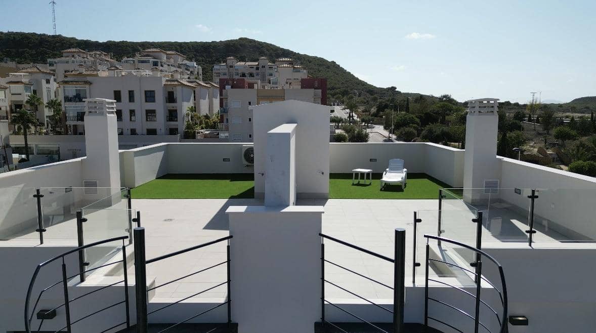 4 soveværelse Semi-Rækkehus til salg i Guardamar del Segura med swimmingpool - € 507.050 (Ref: 8620085)