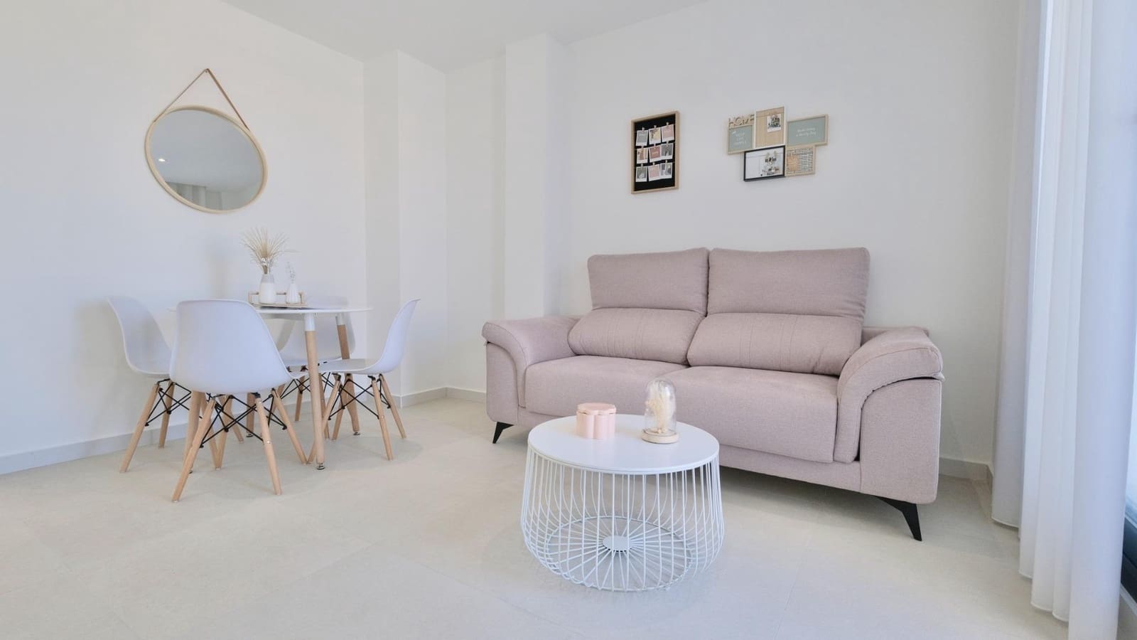 4 soveværelse Semi-Rækkehus til salg i Guardamar del Segura med swimmingpool - € 507.050 (Ref: 8620085)