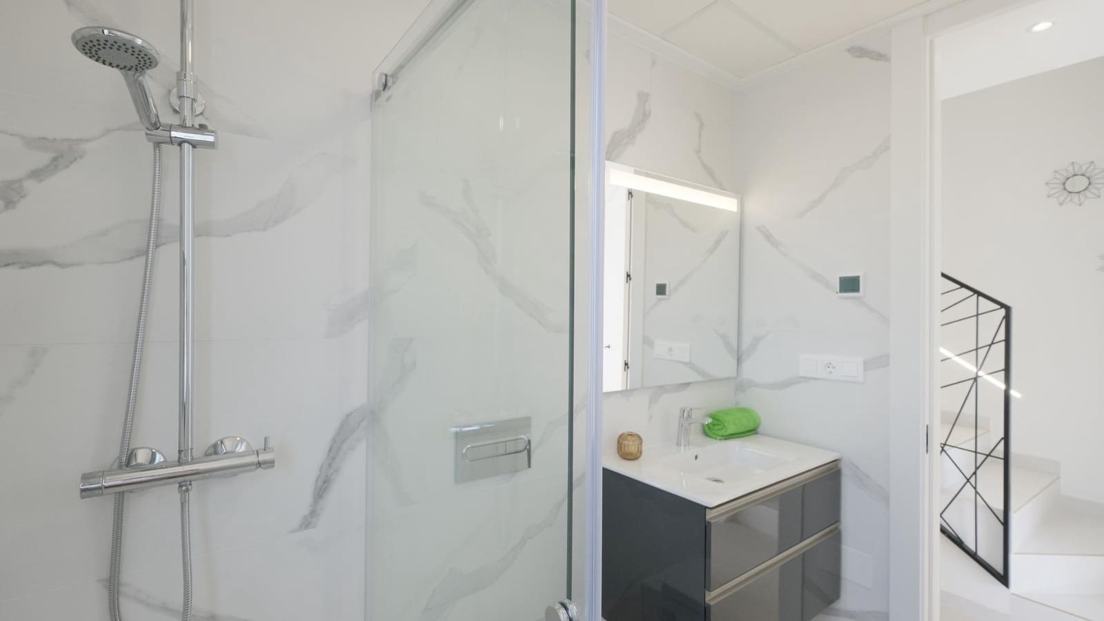 4 soveværelse Semi-Rækkehus til salg i Guardamar del Segura med swimmingpool - € 507.050 (Ref: 8620085)