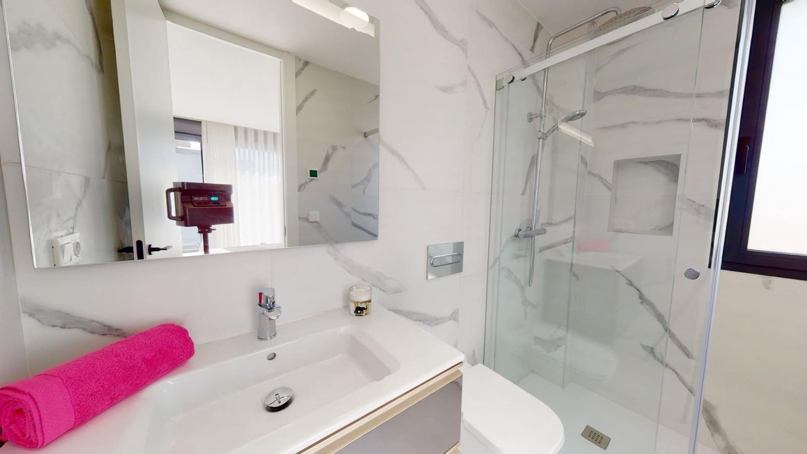 4 soveværelse Semi-Rækkehus til salg i Guardamar del Segura med swimmingpool - € 507.050 (Ref: 8620085)