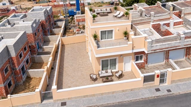 3 soveværelse Rækkehus til salg i Pilar de la Horadada med swimmingpool garage - € 339.900 (Ref: 8886349)