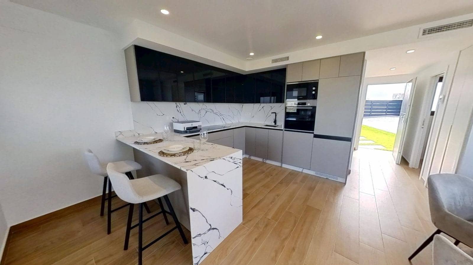 3 slaapkamer Halfvrijstaande villa te koop in Algorfa met zwembad - € 473.000 (Ref: 8932355)