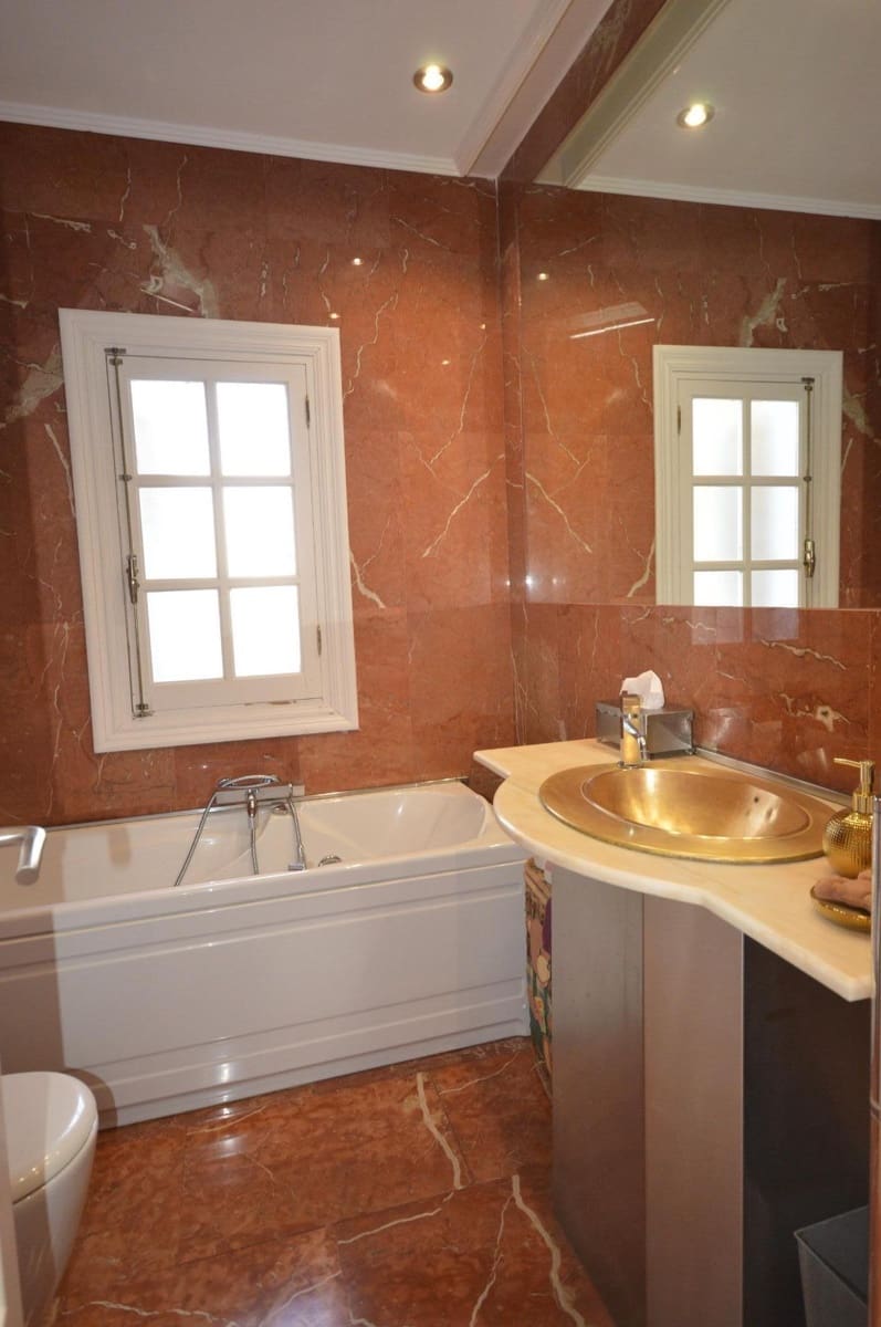 5 sypialnia Willa na sprzedaż w La Veleta z basenem garażem - 840 000 € (Ref: 8936827)