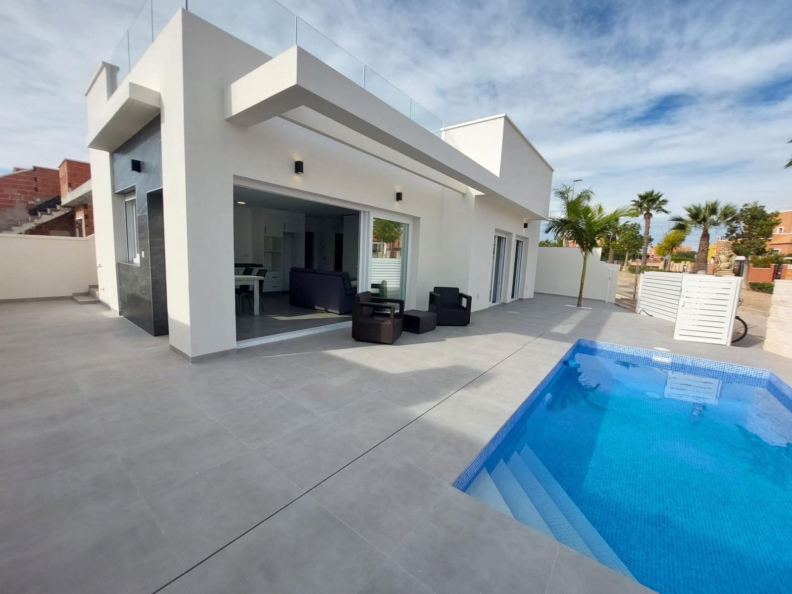 3 soverom Kjedet enebolig til salgs i Los Montesinos med svømmebasseng - € 295 000 (Ref: 8979333)