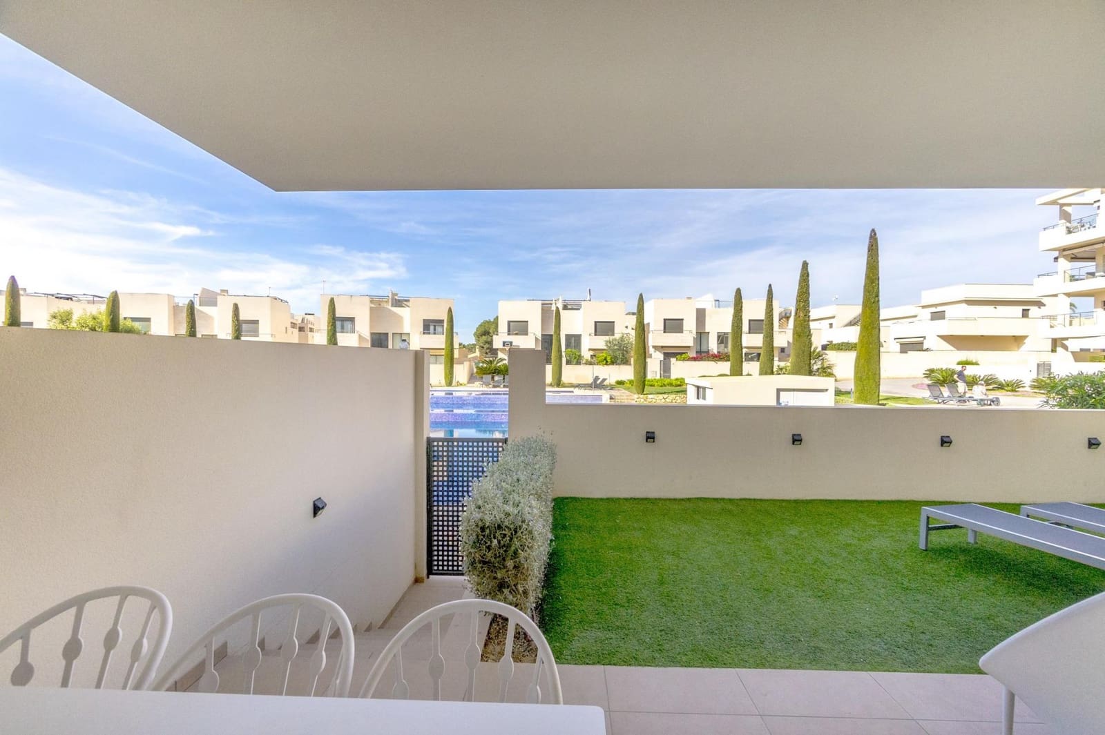 2 makuuhuone Huoneisto myytävänä paikassa Orihuela Costa mukana uima-altaan - 310 000 € (Ref: 9143111)