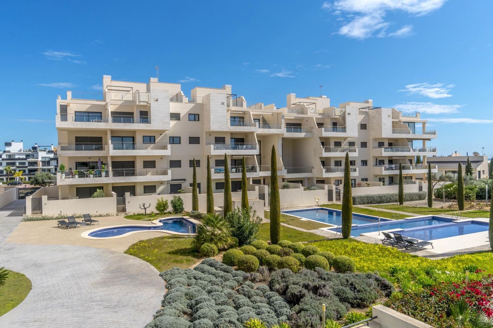 2 slaapkamer Appartement te koop in Orihuela Costa met zwembad - € 310.000 (Ref: 9143111)