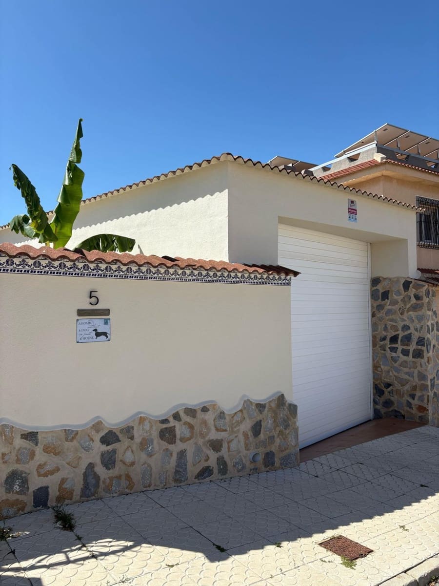4 bedroom Villa for sale in Ciudad Quesada with pool garage - € 530,000 (Ref: 9149483)