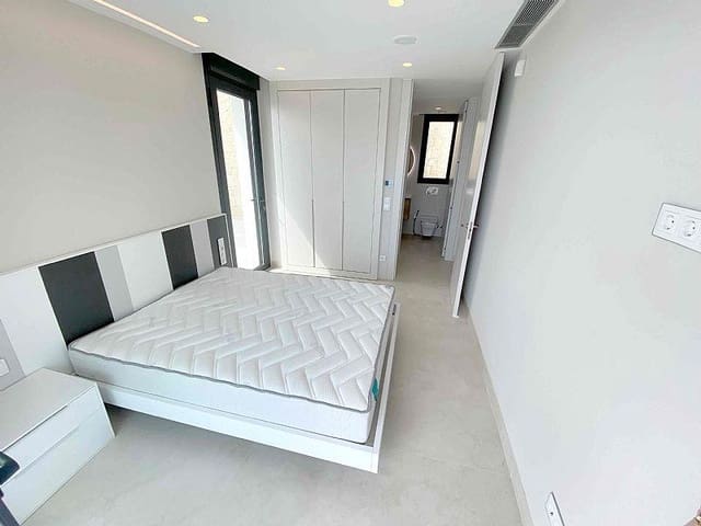 3 soverom Penthouse til salgs i Poniente, Benidorm med svømmebasseng garasje - € 1 650 000 (Ref: 9154265)