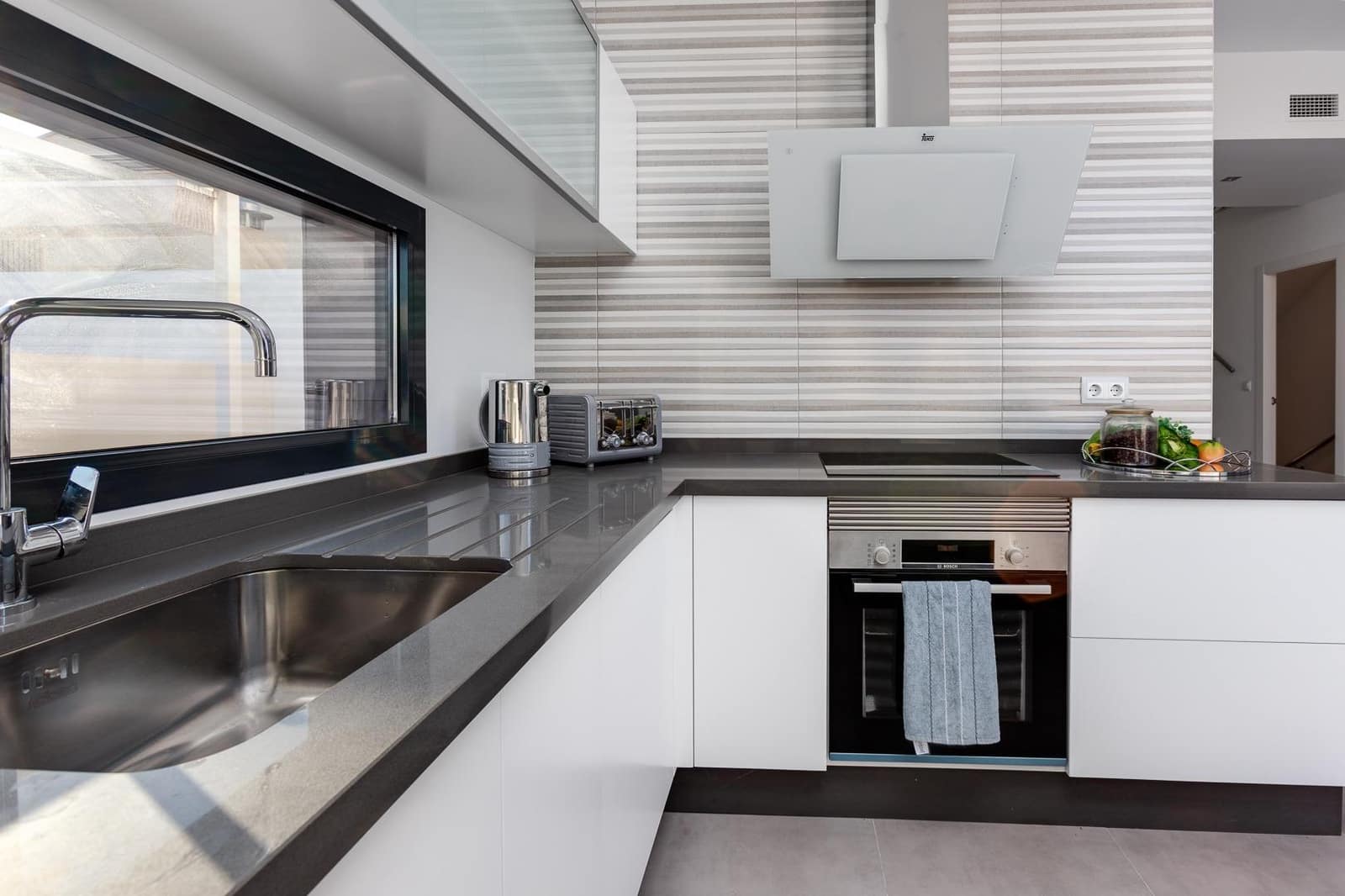 3 slaapkamer Villa te koop in Pilar de la Horadada met zwembad garage - € 395.000 (Ref: 9156124)