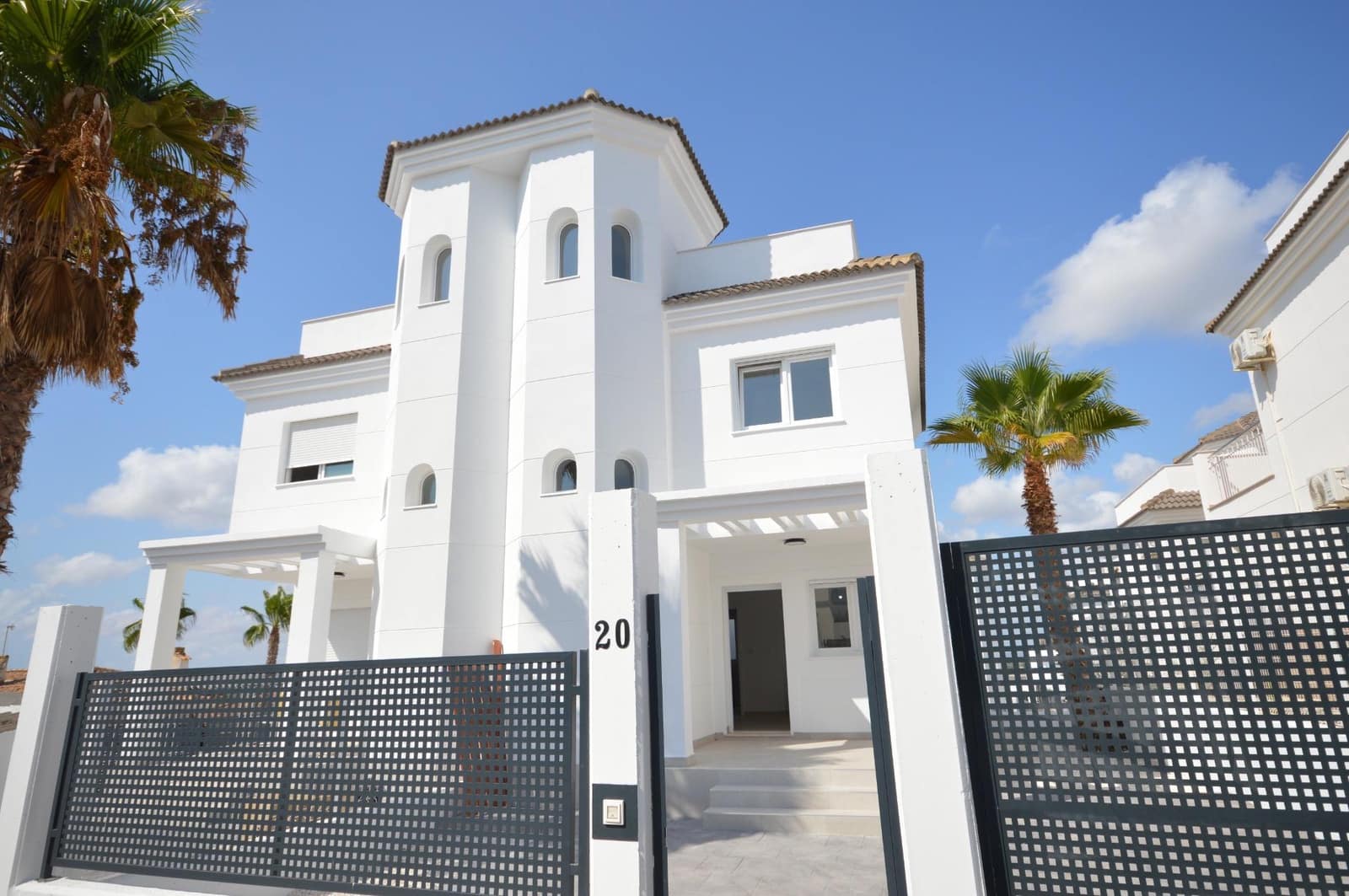 3 soverom Villa til salgs i La Marina med svømmebasseng - € 275 000 (Ref: 9161176)