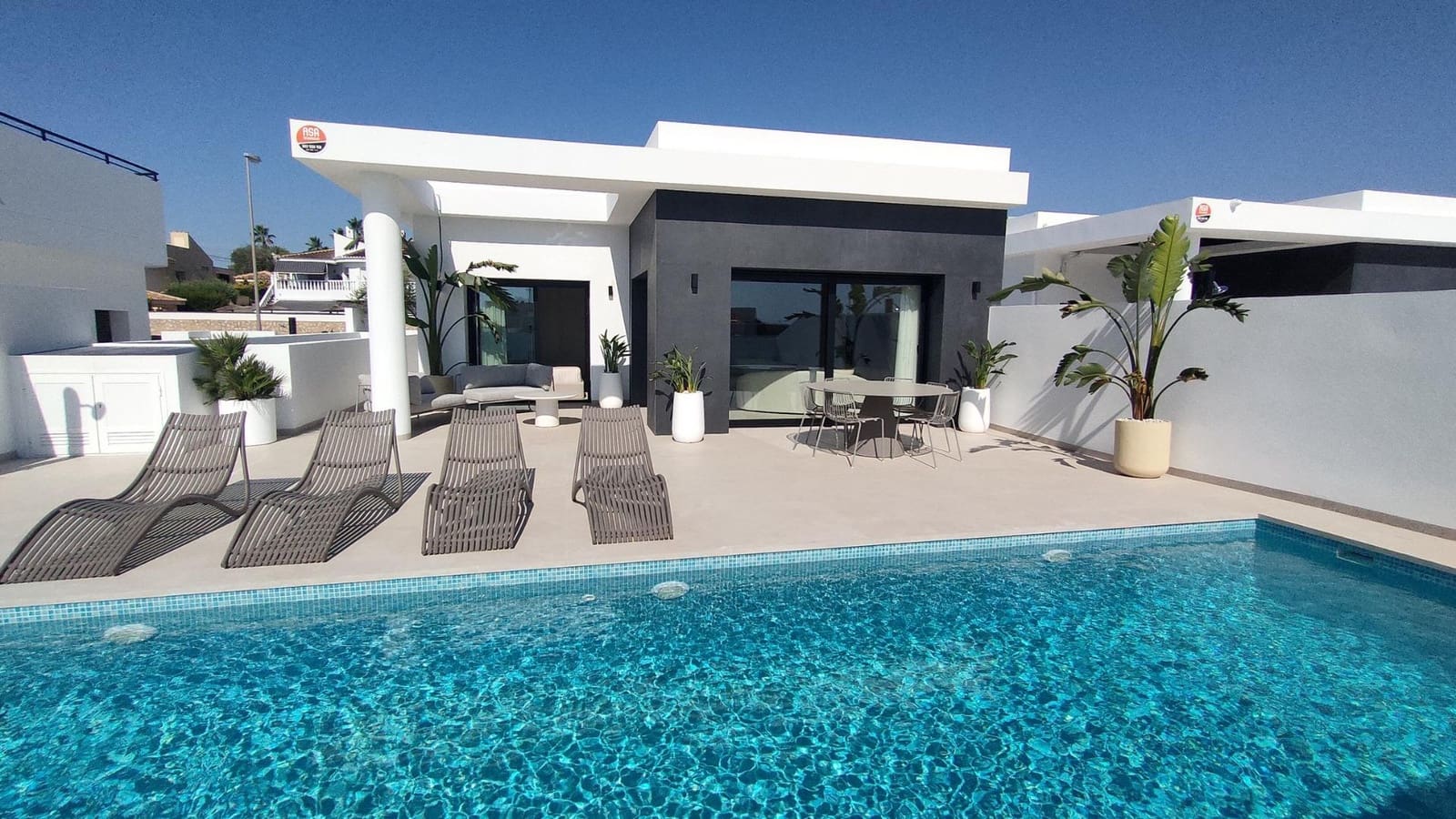 4 Zimmer Villa zu verkaufen in Ciudad Quesada mit Pool Garage - 810.750 € (Ref: 9353465)