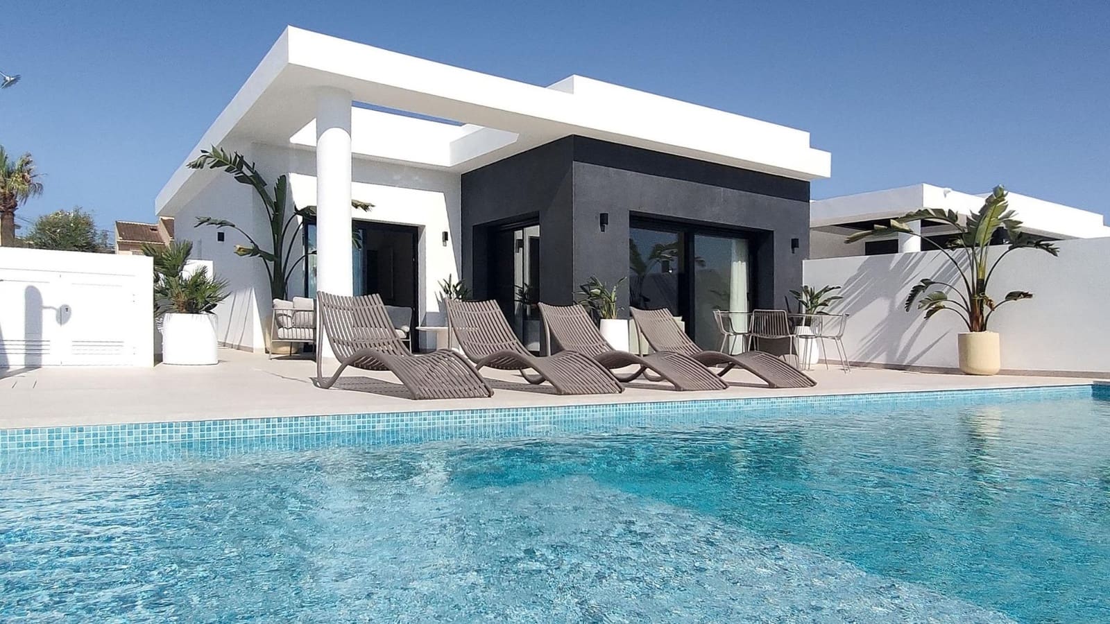 4 Zimmer Villa zu verkaufen in Ciudad Quesada mit Pool Garage - 810.750 € (Ref: 9353465)