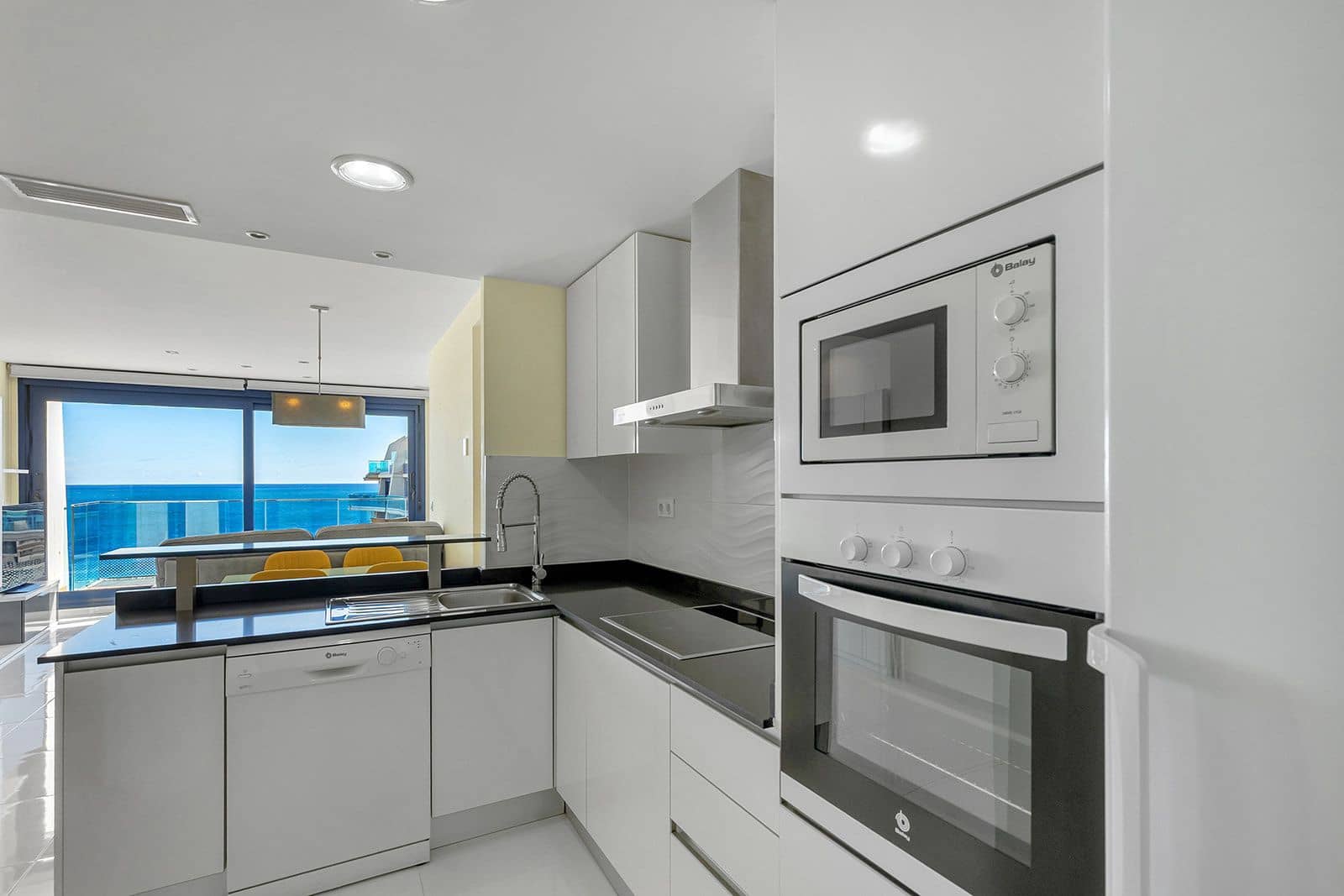 2 bedroom Penthouse for sale in Punta Prima - € 699,000 (Ref: 9424407)