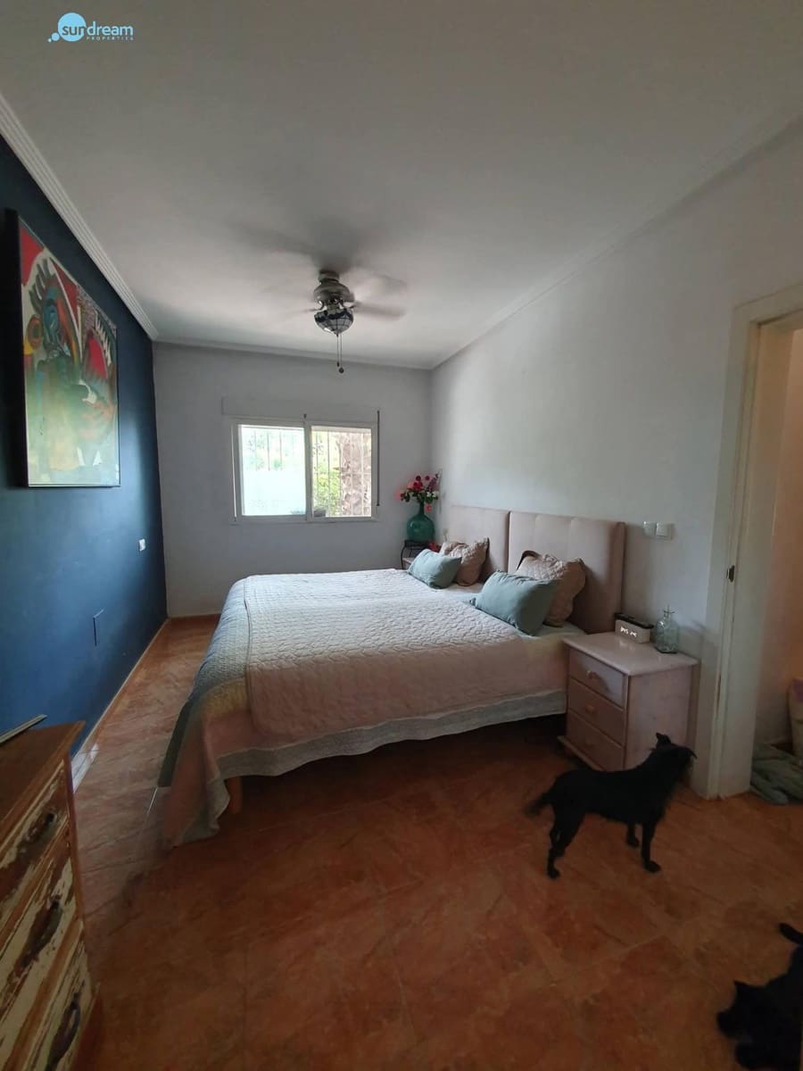 3 slaapkamer Villa te koop in Catral met zwembad - € 265.000 (Ref: 9502580)