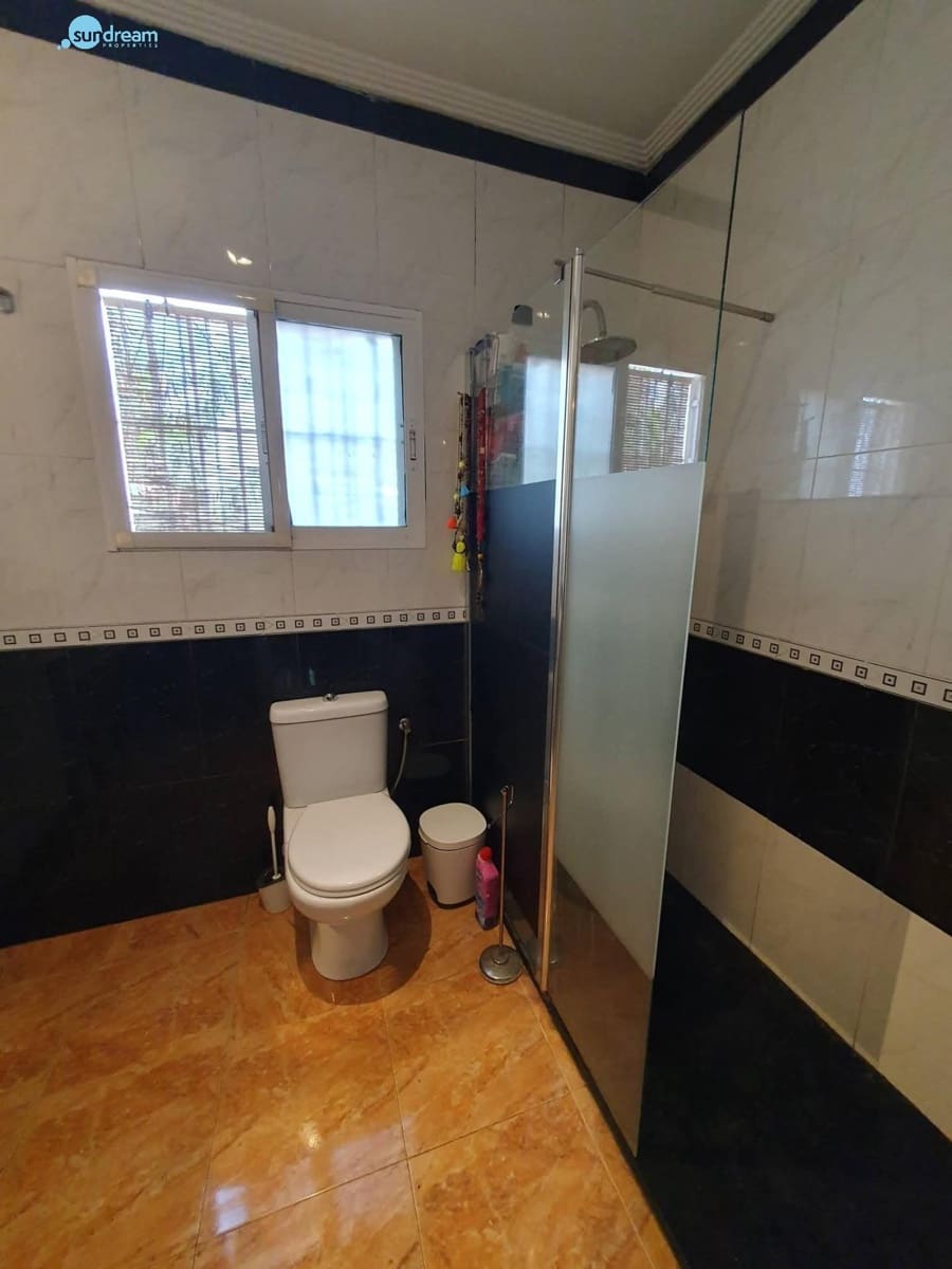 3 slaapkamer Villa te koop in Catral met zwembad - € 265.000 (Ref: 9502580)