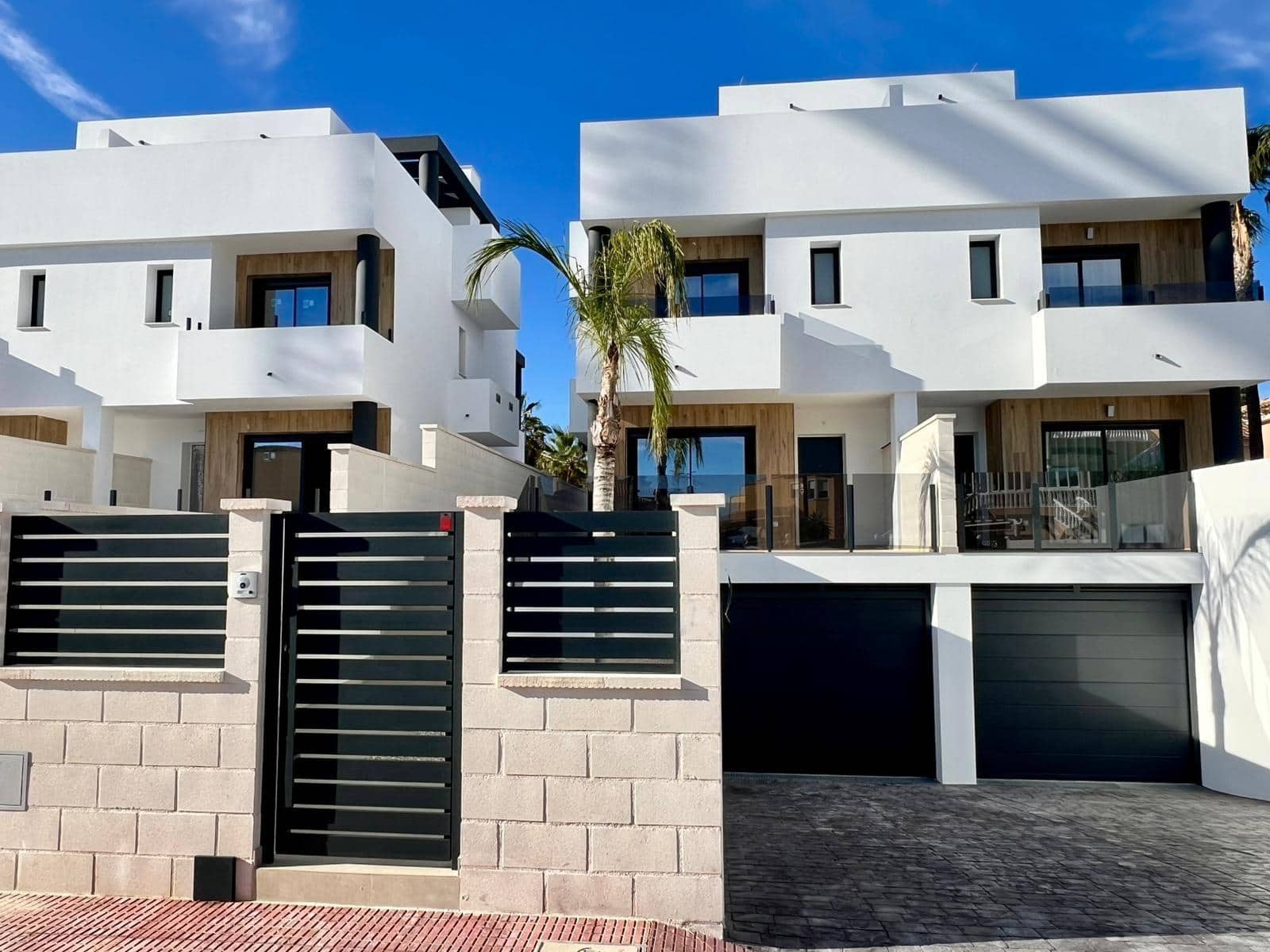 3 bedroom Semi-detached Villa for sale in Benferri with pool garage - € 318,000 (Ref: 9556027)