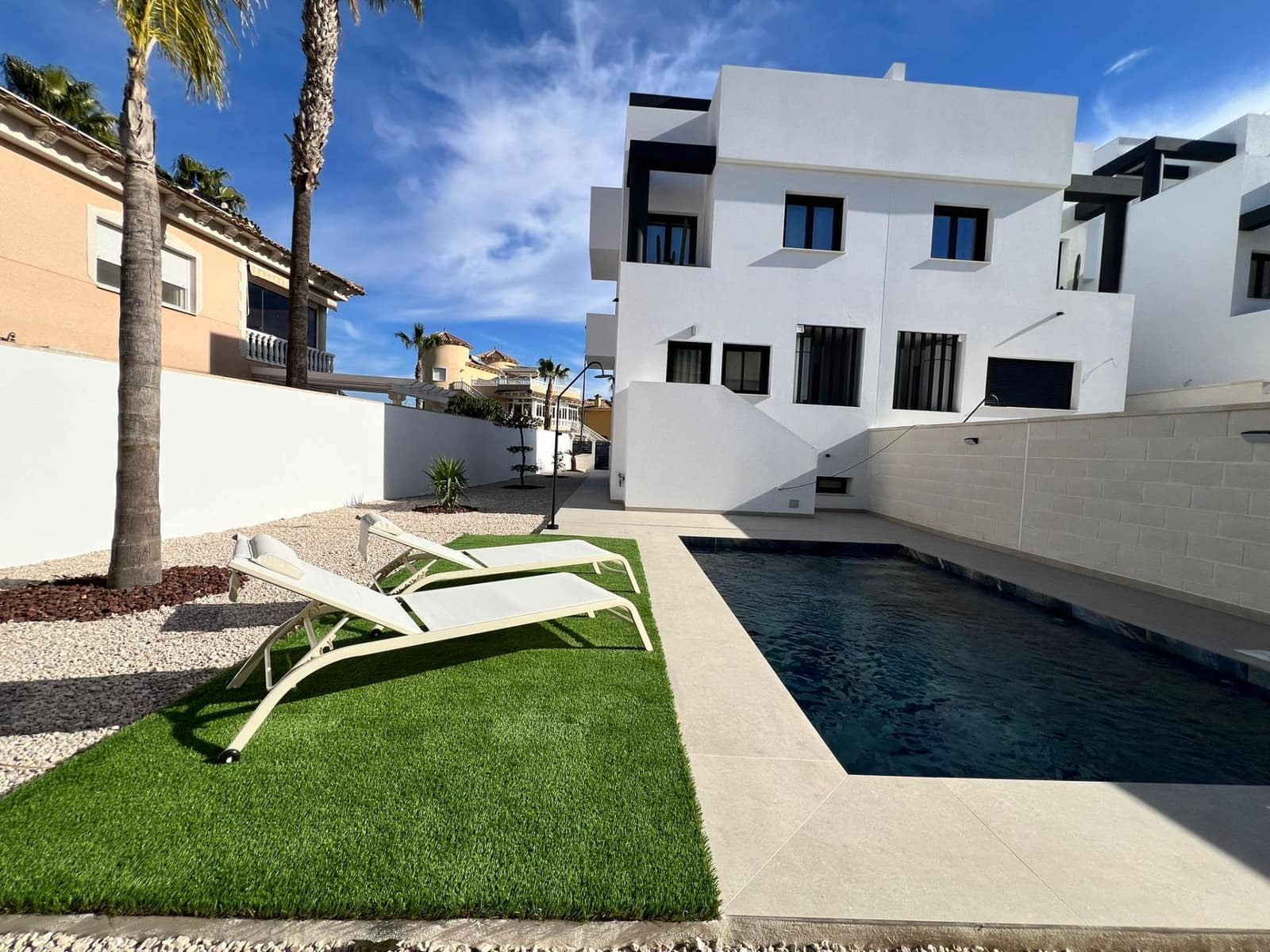 3 bedroom Semi-detached Villa for sale in Benferri with pool garage - € 318,000 (Ref: 9556027)