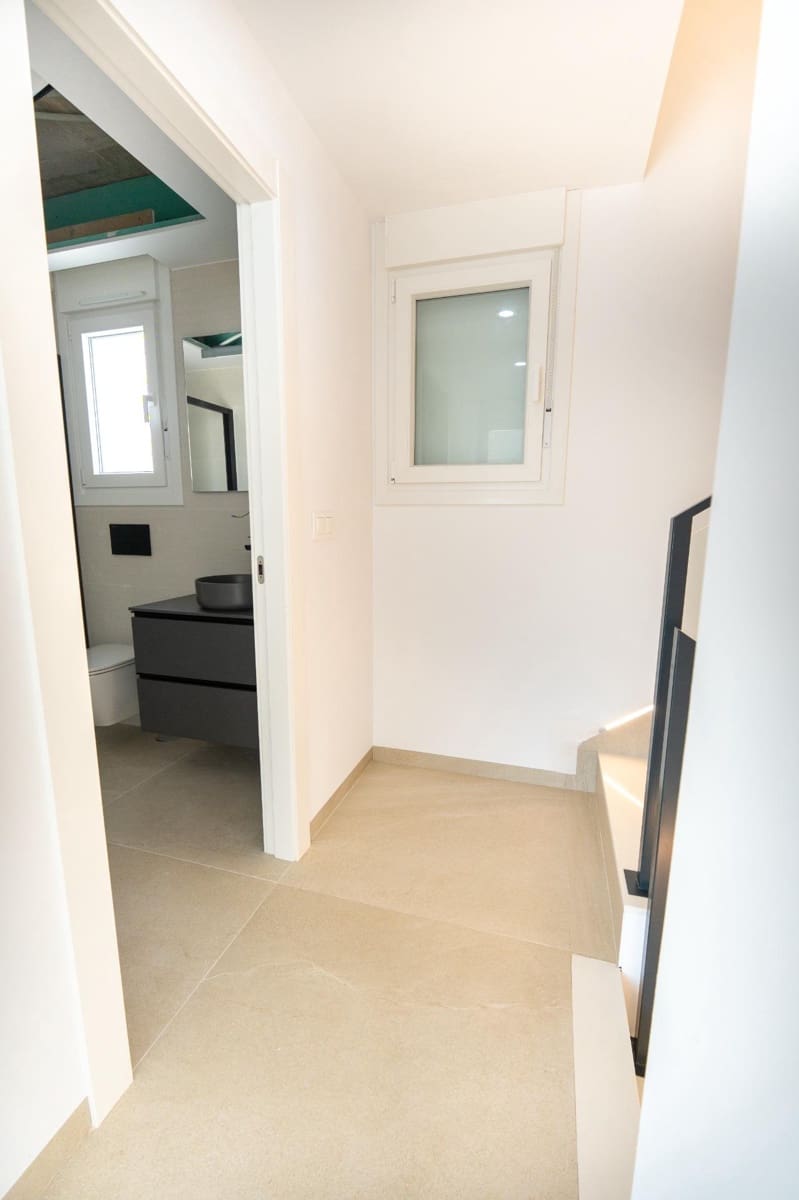 3 soverom Kjedet enebolig til salgs i San Pedro del Pinatar med svømmebasseng - € 389 000 (Ref: 9574787)