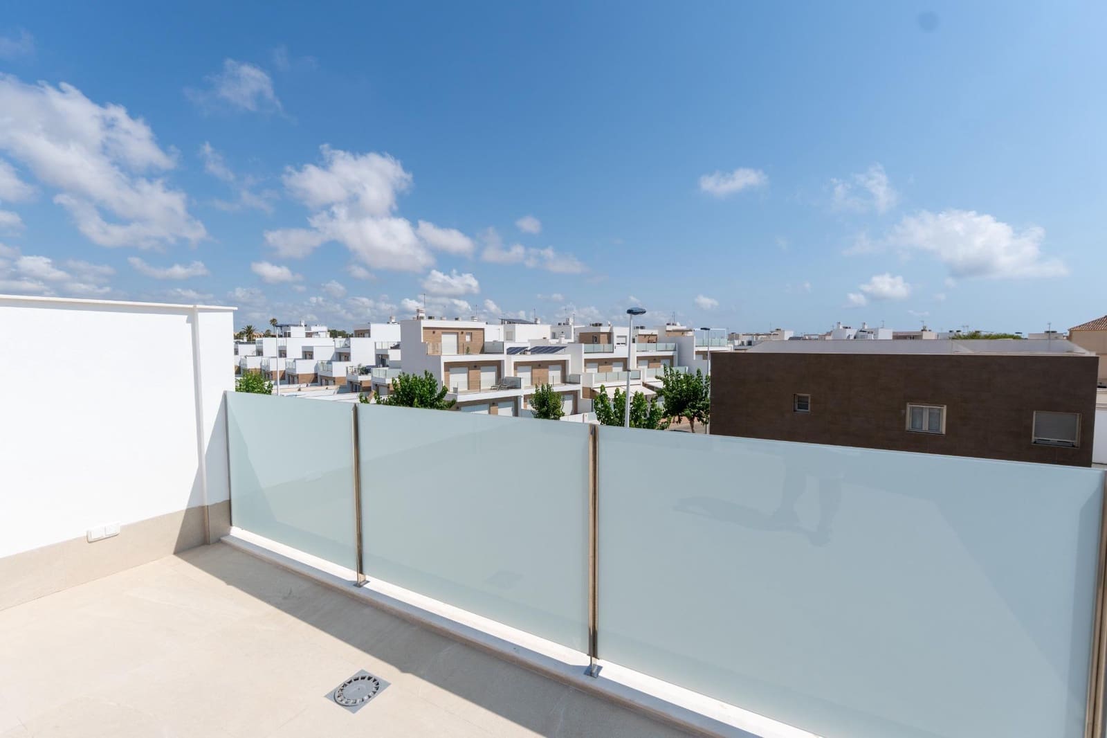 3 soverom Kjedet enebolig til salgs i San Pedro del Pinatar med svømmebasseng - € 389 000 (Ref: 9574787)