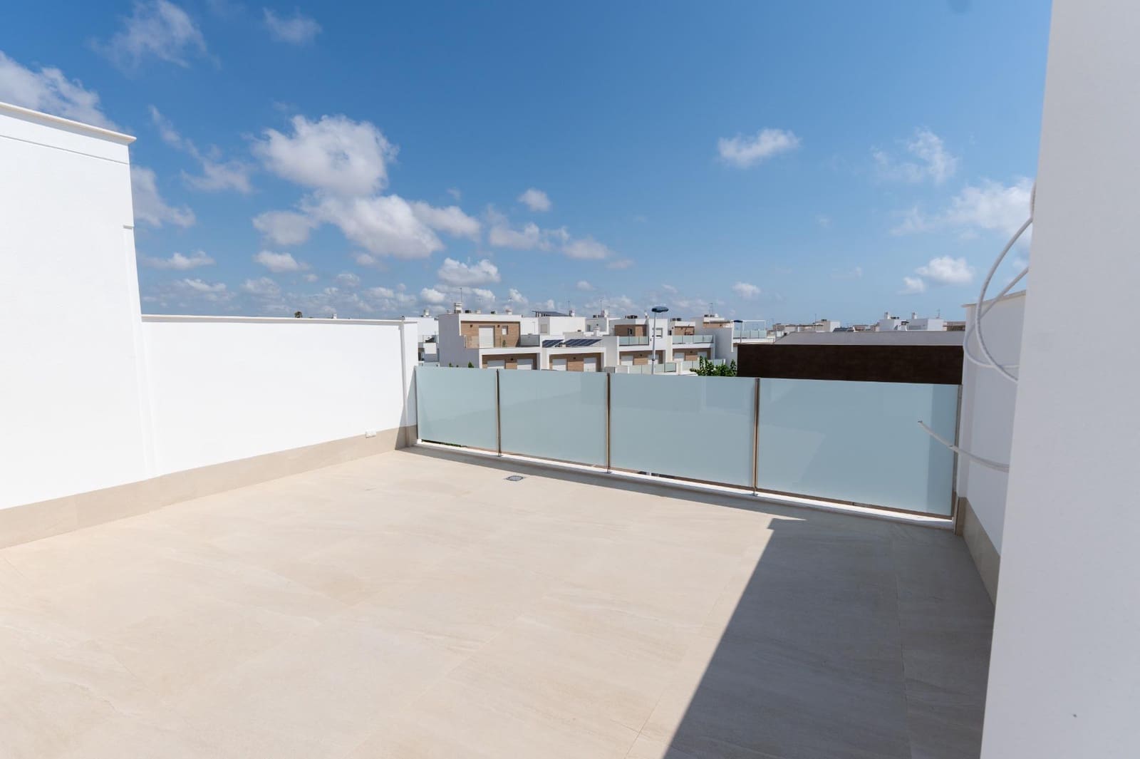 3 soverom Kjedet enebolig til salgs i San Pedro del Pinatar med svømmebasseng - € 389 000 (Ref: 9574787)