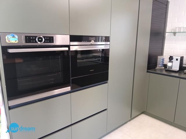 4 makuuhuone Huvila myytävänä paikassa La Zarza, Pinoso mukana uima-altaan - 385 000 € (Ref: 9634491)