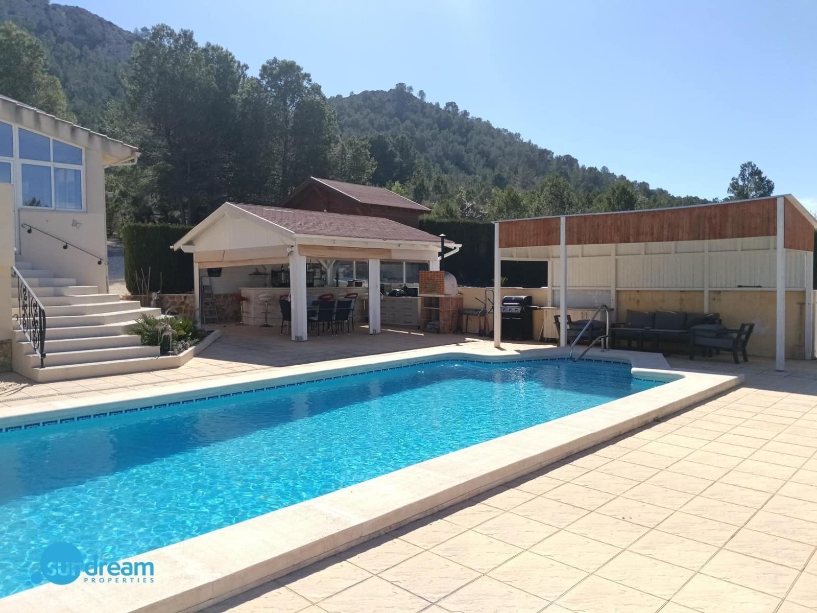 Chalet de 4 habitaciones en La Zarza en venta con piscina - 385.000 € (Ref: 9634491)