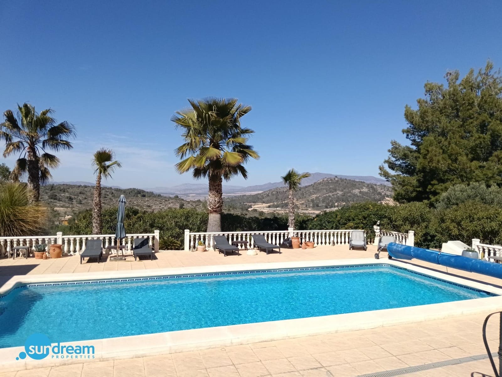 Chalet de 4 habitaciones en La Zarza en venta con piscina - 385.000 € (Ref: 9634491)