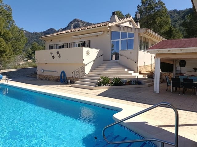 4 slaapkamer Villa te koop in La Zarza, Pinoso met zwembad - € 385.000 (Ref: 9634491)