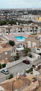 3 soveværelse Villa til salg i Torrevieja med swimmingpool - € 260.000 (Ref: 9695490)