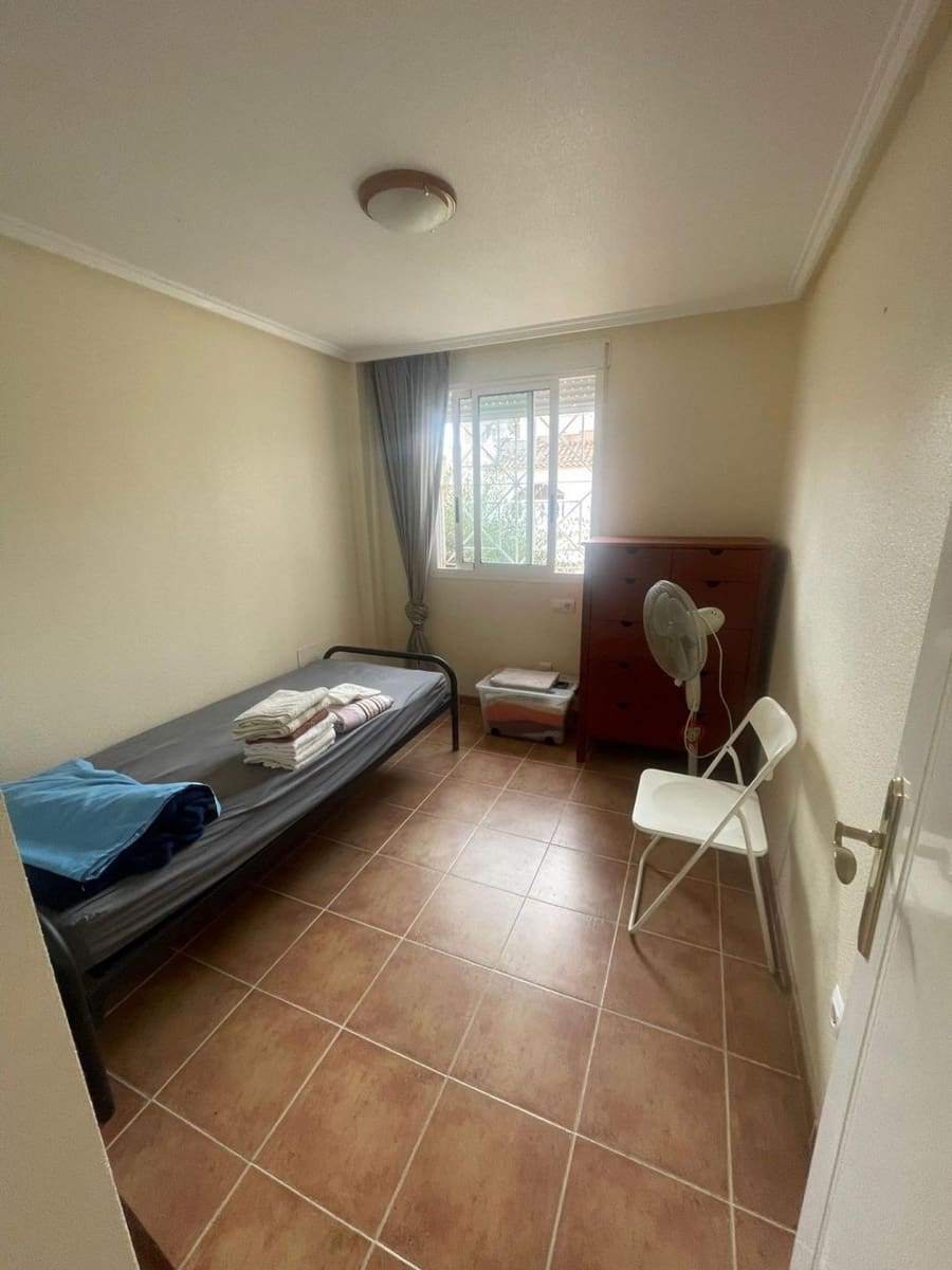 3 soveværelse Villa til salg i Torrevieja med swimmingpool - € 260.000 (Ref: 9695490)