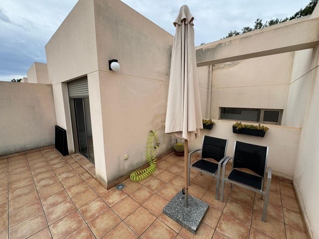 3 sypialnia Dom blizniak na sprzedaż w Punta Prima, Torrevieja z basenem garażem - 379 000 € (Ref: 9695502)