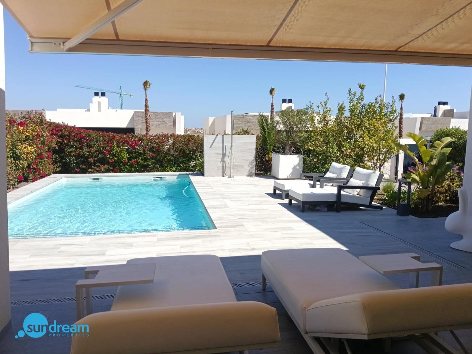 3 bedroom Villa for sale in Algorfa with pool - € 630,000 (Ref: 9720133)