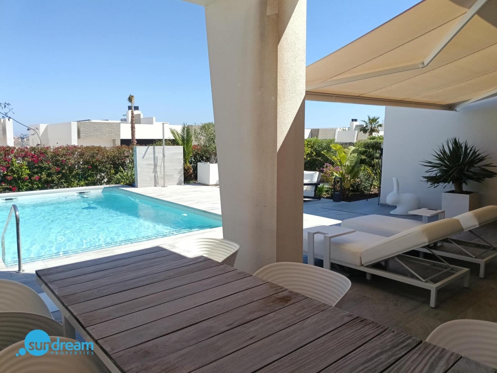 3 bedroom Villa for sale in Algorfa with pool - € 630,000 (Ref: 9720133)
