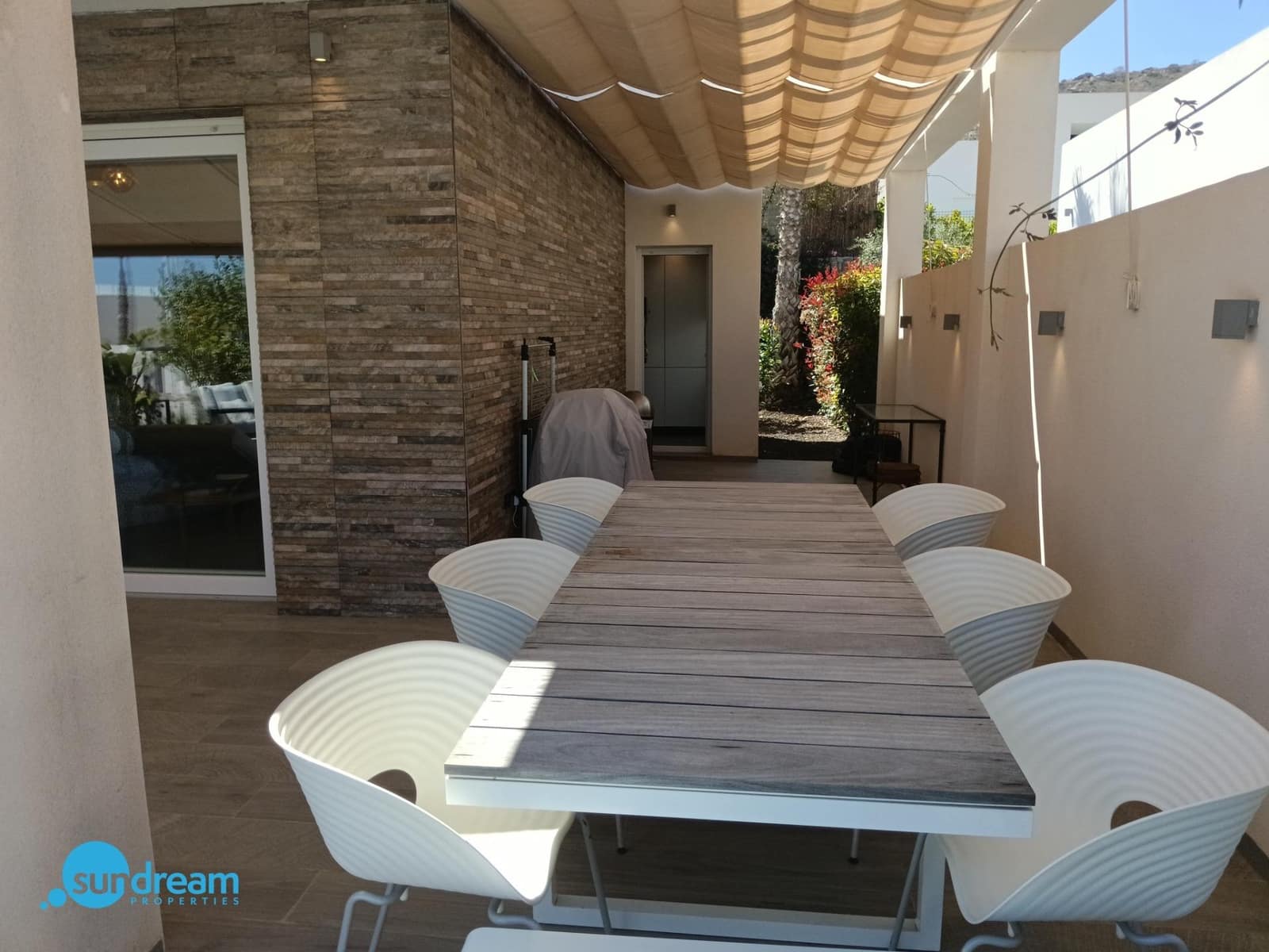 3 bedroom Villa for sale in Algorfa with pool - € 630,000 (Ref: 9720133)