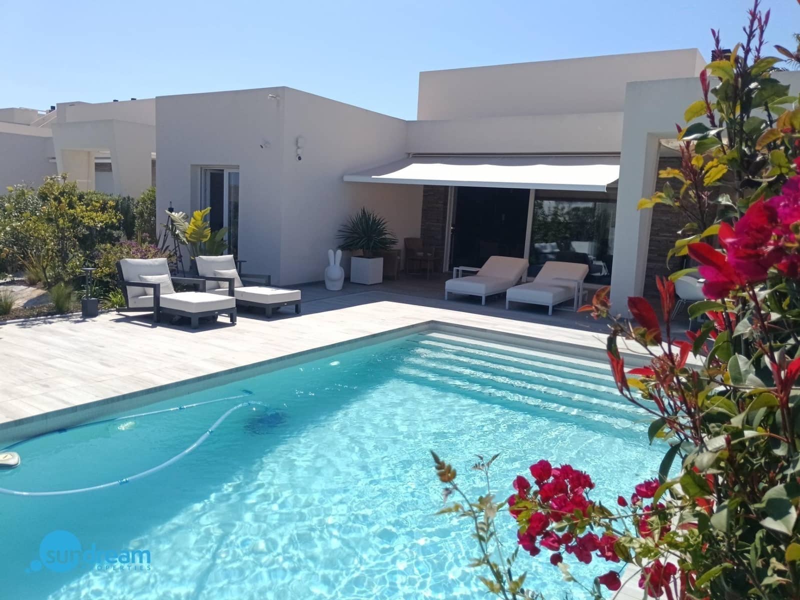 3 bedroom Villa for sale in Algorfa with pool - € 630,000 (Ref: 9720133)