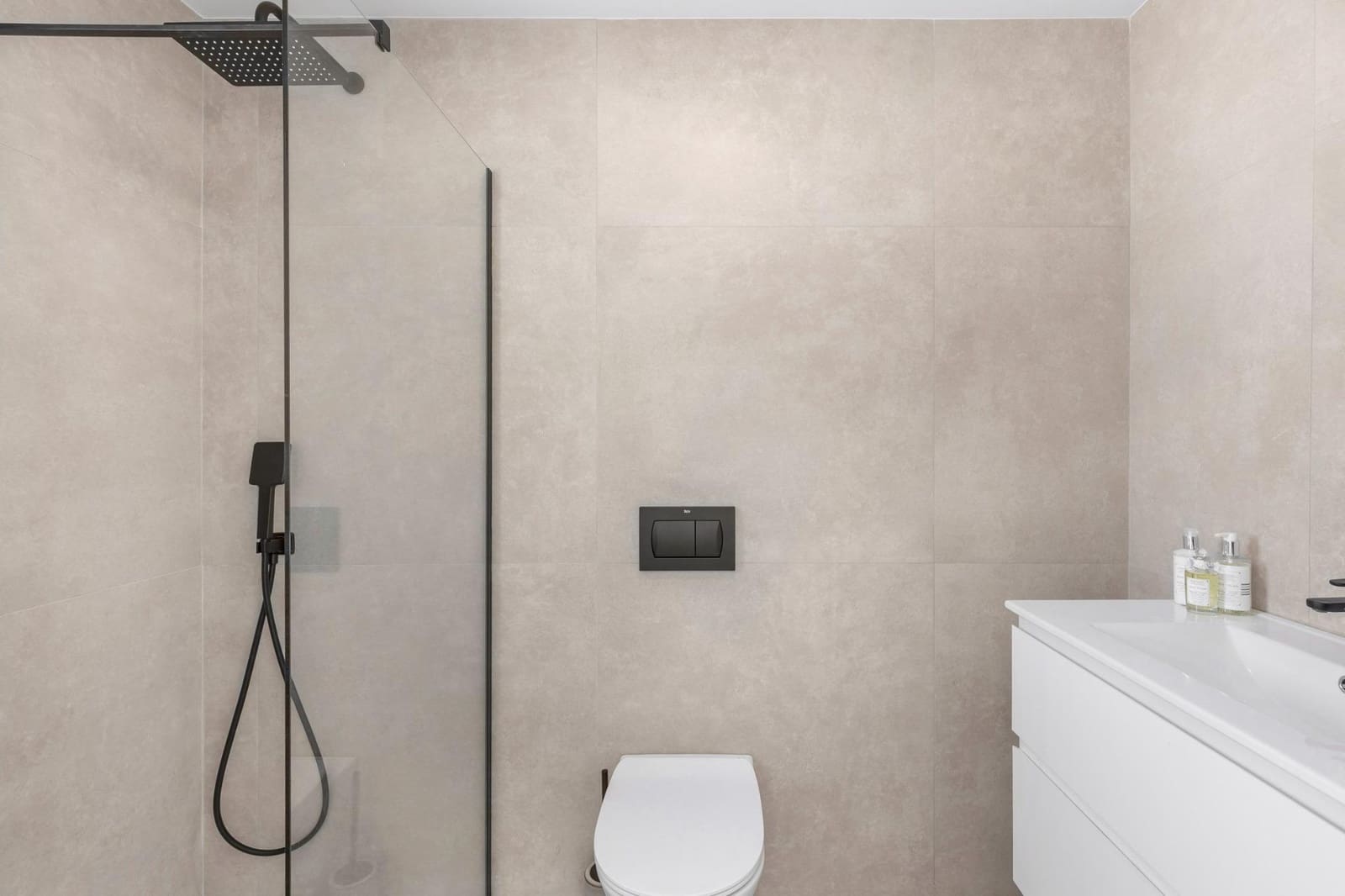 2 soverom Villa til salgs i Los Alcazares med svømmebasseng garasje - € 439 000 (Ref: 9732380)