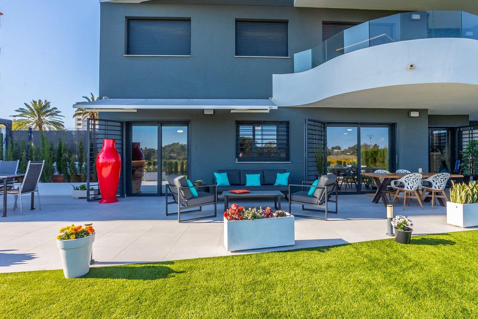 2 bedroom Apartment for sale in Punta Prima - € 519,000 (Ref: 9814388)