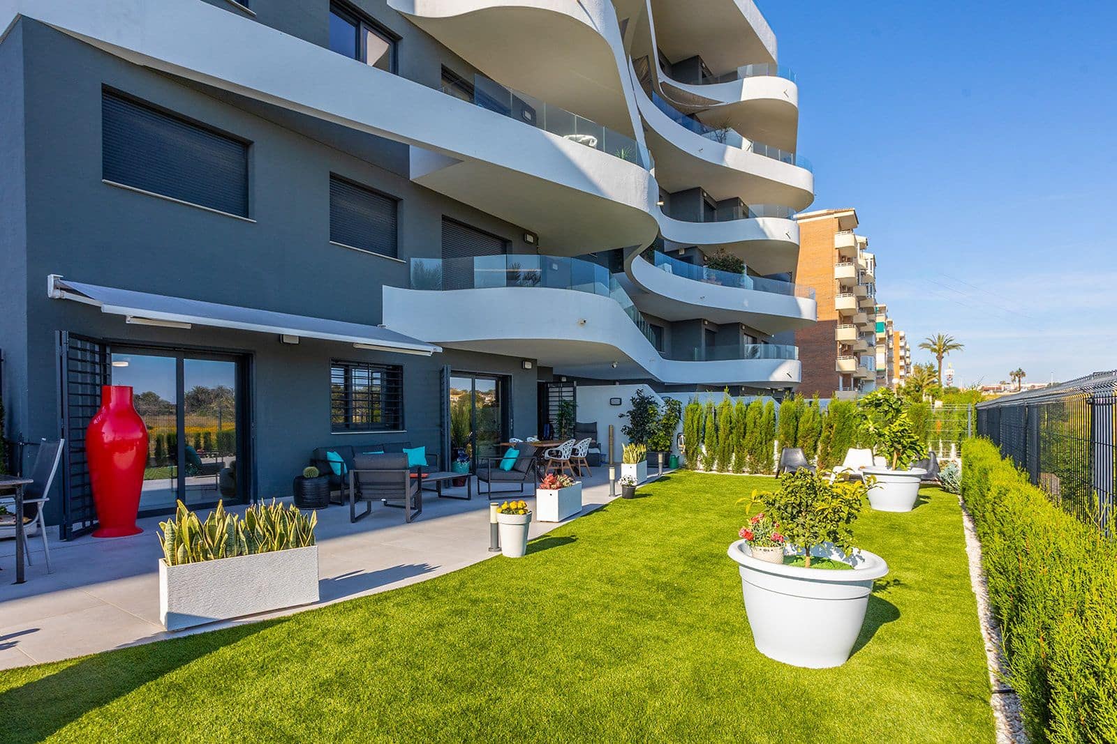 2 bedroom Apartment for sale in Punta Prima - € 519,000 (Ref: 9814388)