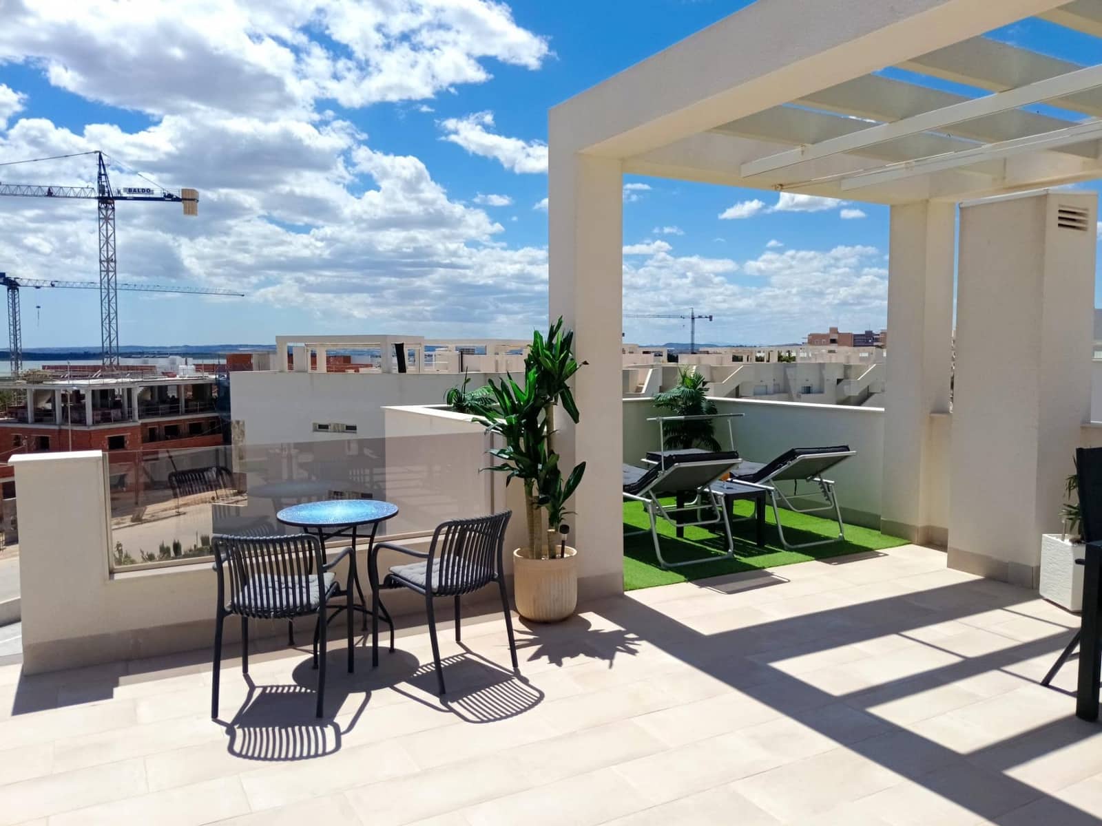 2 quarto Penthouse para venda em El Raso com piscina garagem - 449 000 € (Ref: 9836507)