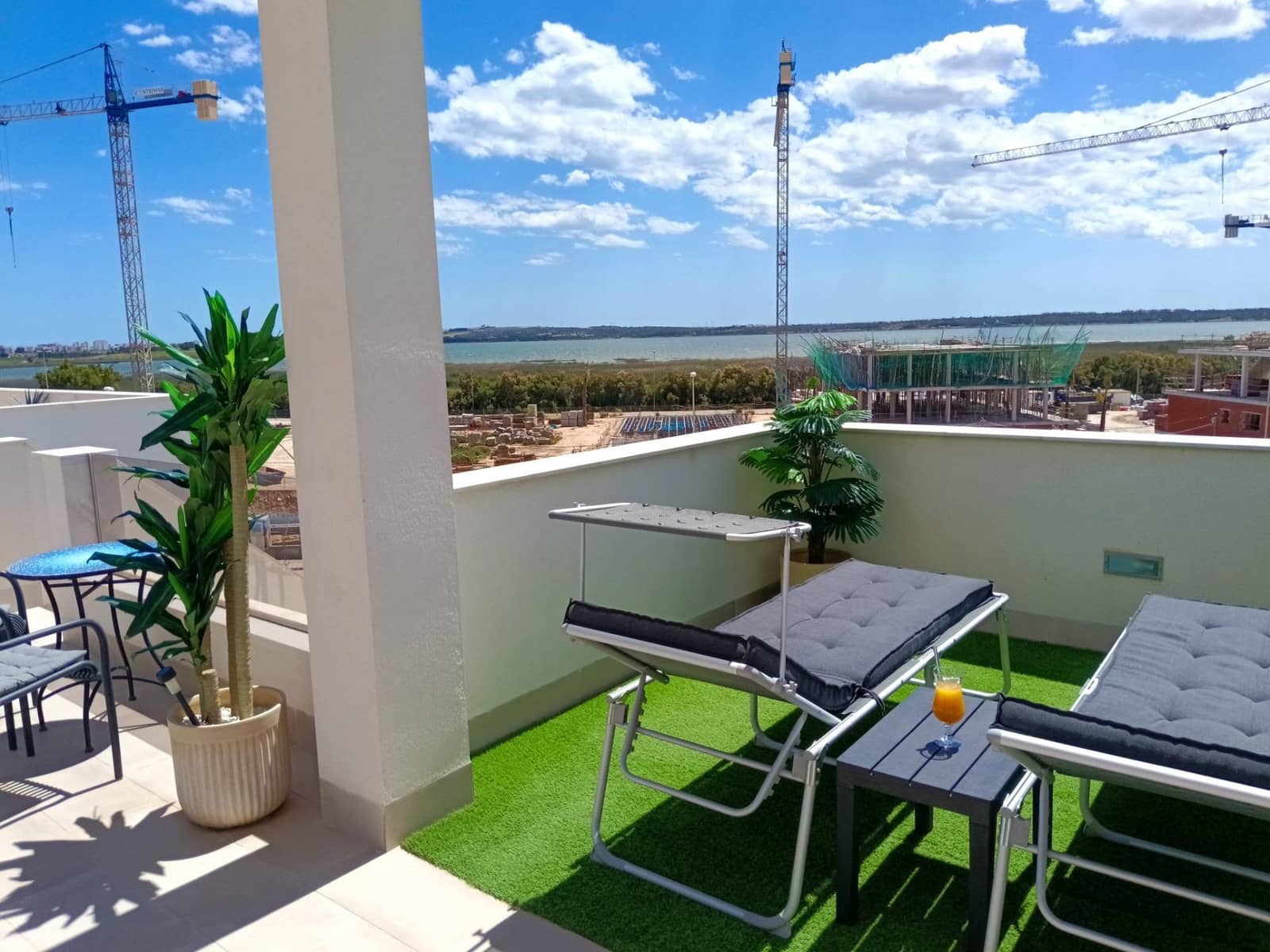 2 quarto Penthouse para venda em El Raso com piscina garagem - 449 000 € (Ref: 9836507)