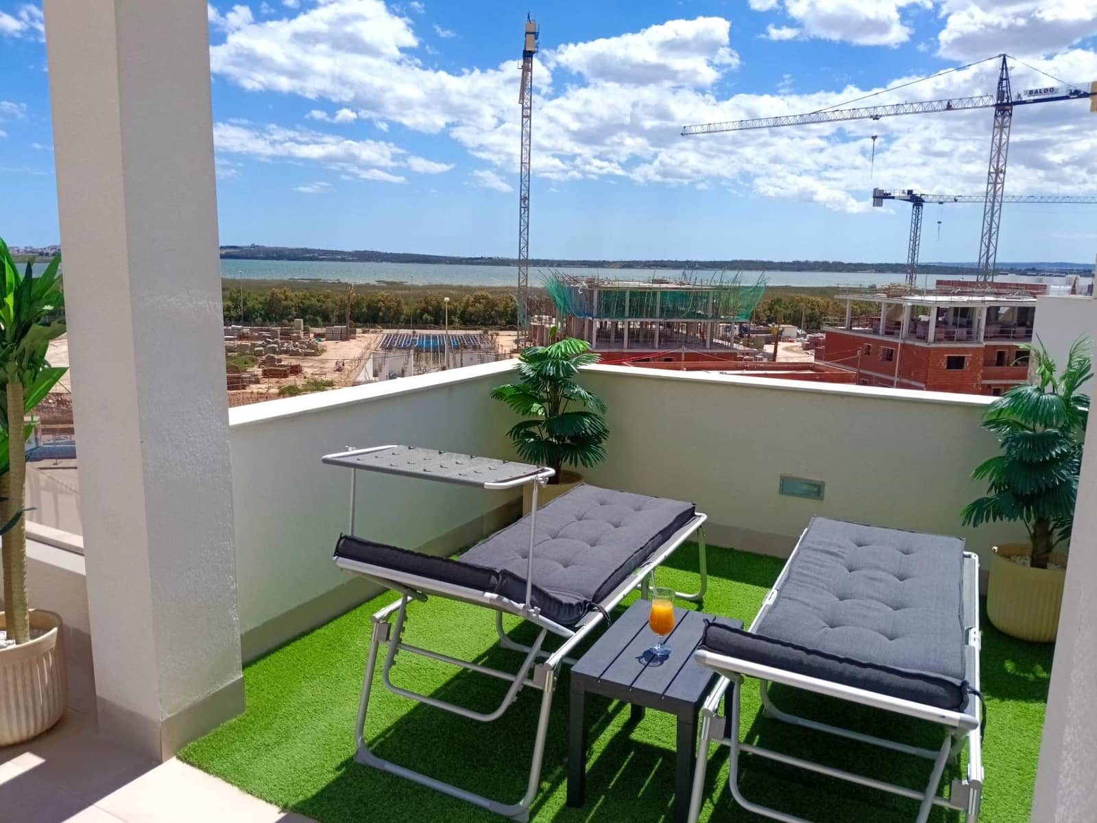 2 quarto Penthouse para venda em El Raso com piscina garagem - 449 000 € (Ref: 9836507)