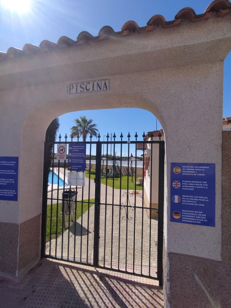 2 bedroom Villa for sale in Algorfa with pool - € 215,000 (Ref: 9868726)
