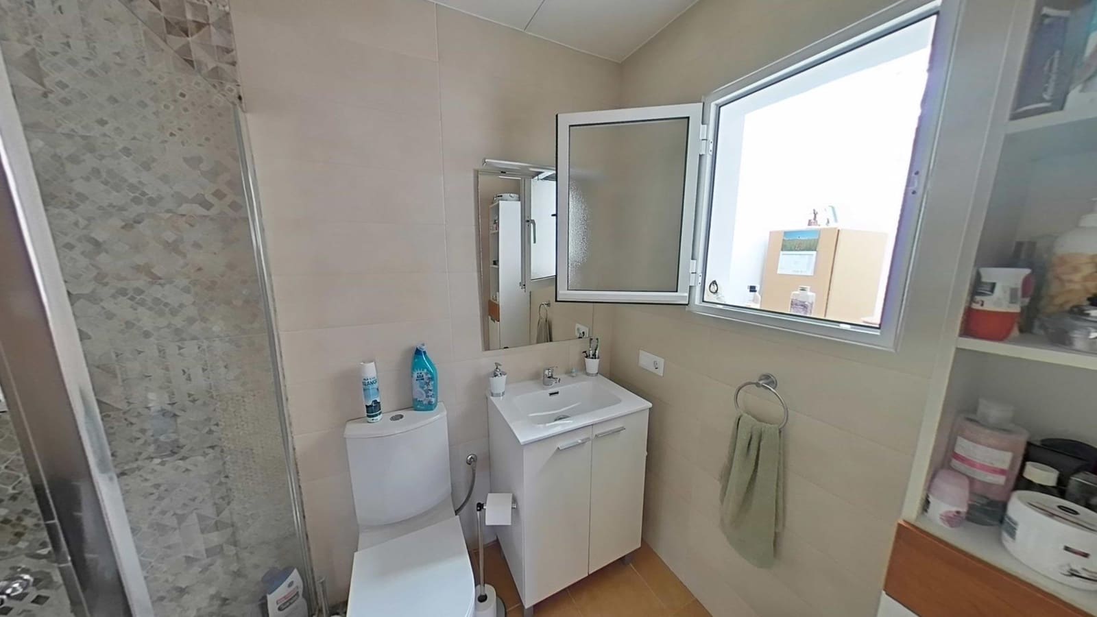 2 bedroom Villa for sale in Algorfa with pool - € 215,000 (Ref: 9868726)