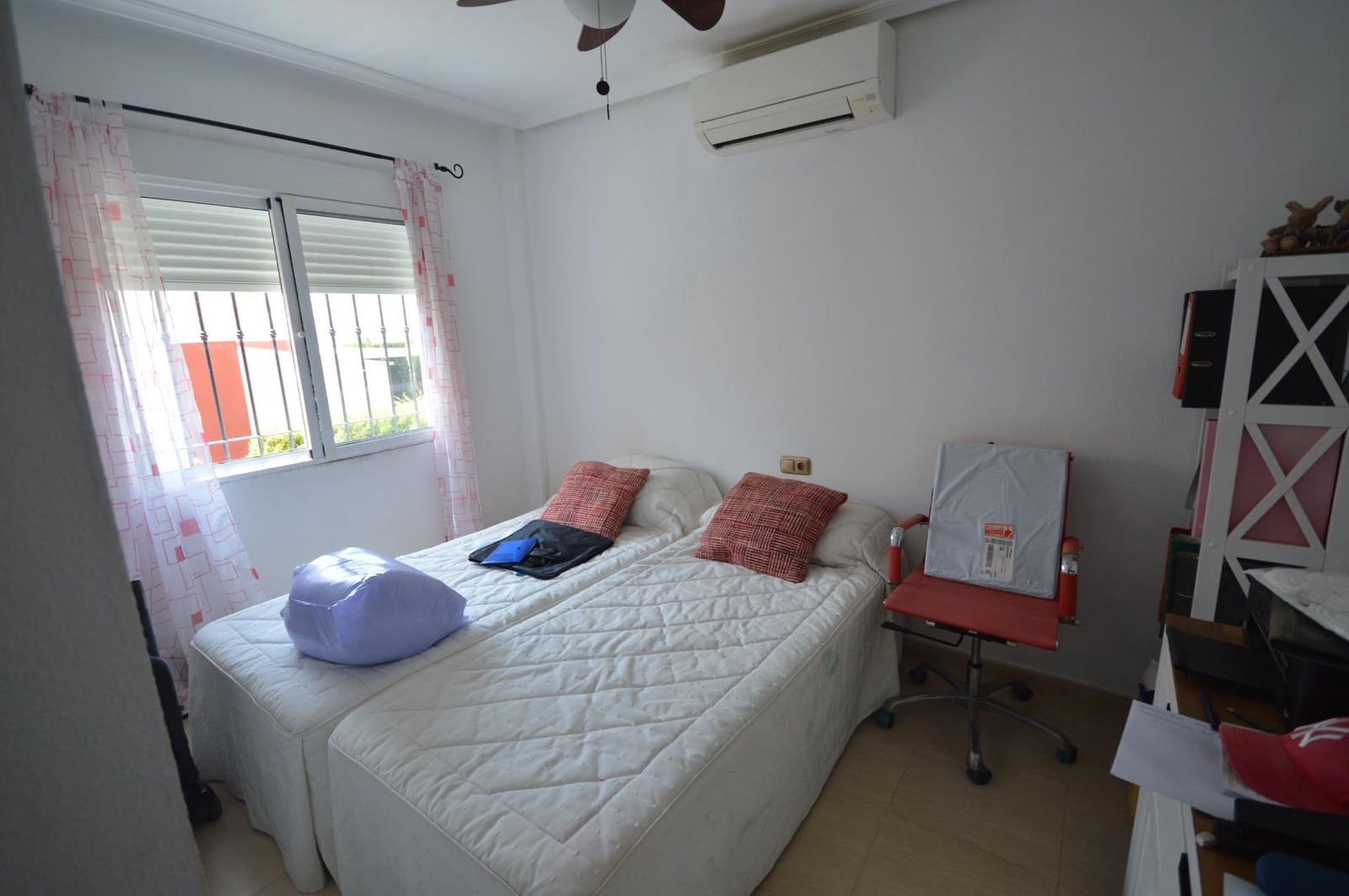 Chalet de 3 habitaciones en Los Montesinos en venta con piscina - 279.000 € (Ref: 9884954)