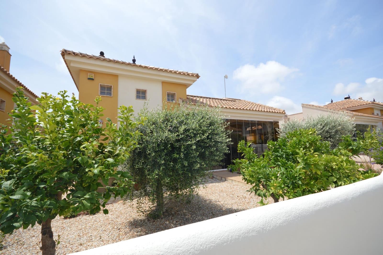 Chalet de 3 habitaciones en Los Montesinos en venta con piscina - 279.000 € (Ref: 9884954)