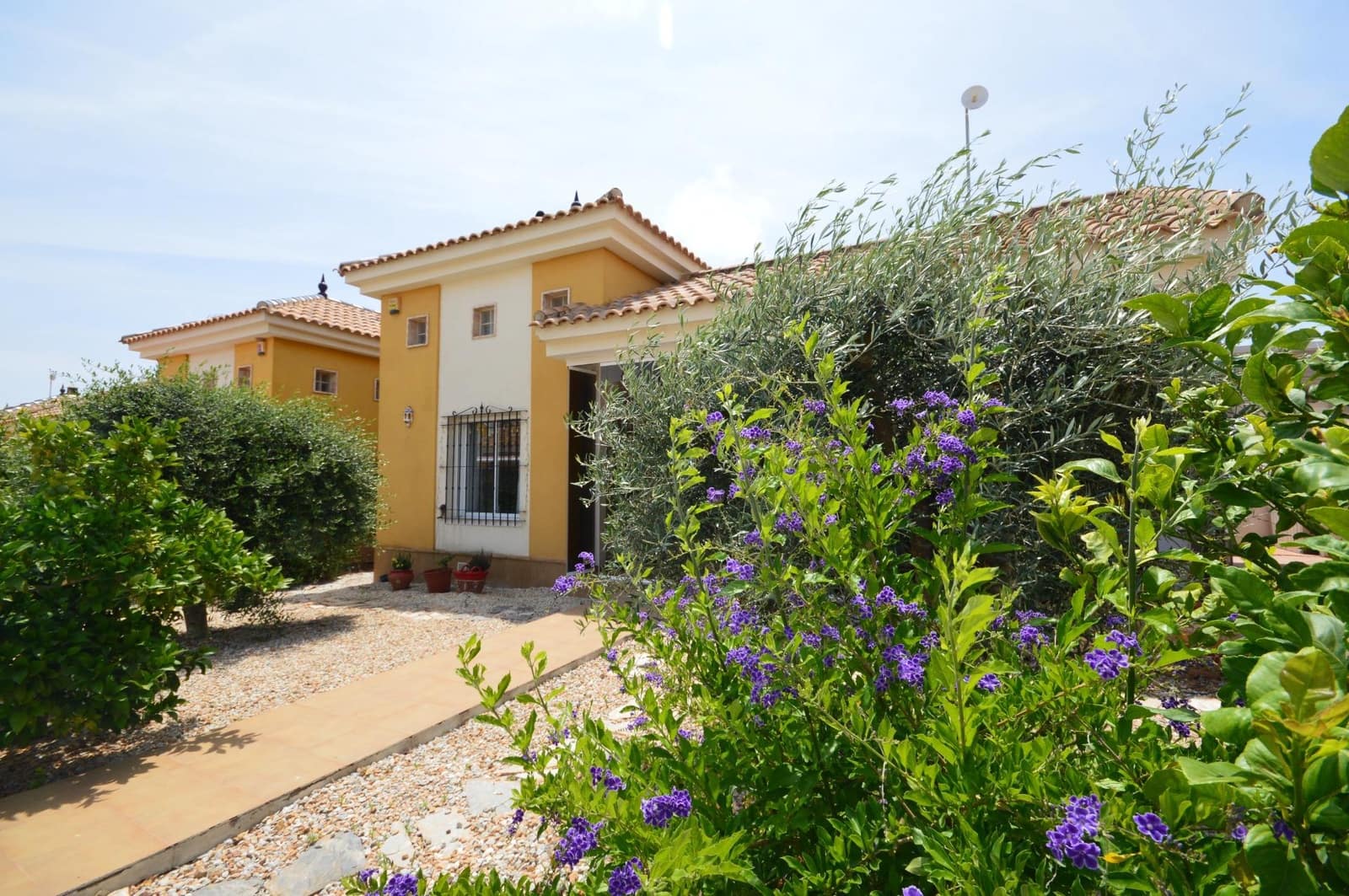 Chalet de 3 habitaciones en Los Montesinos en venta con piscina - 279.000 € (Ref: 9884954)