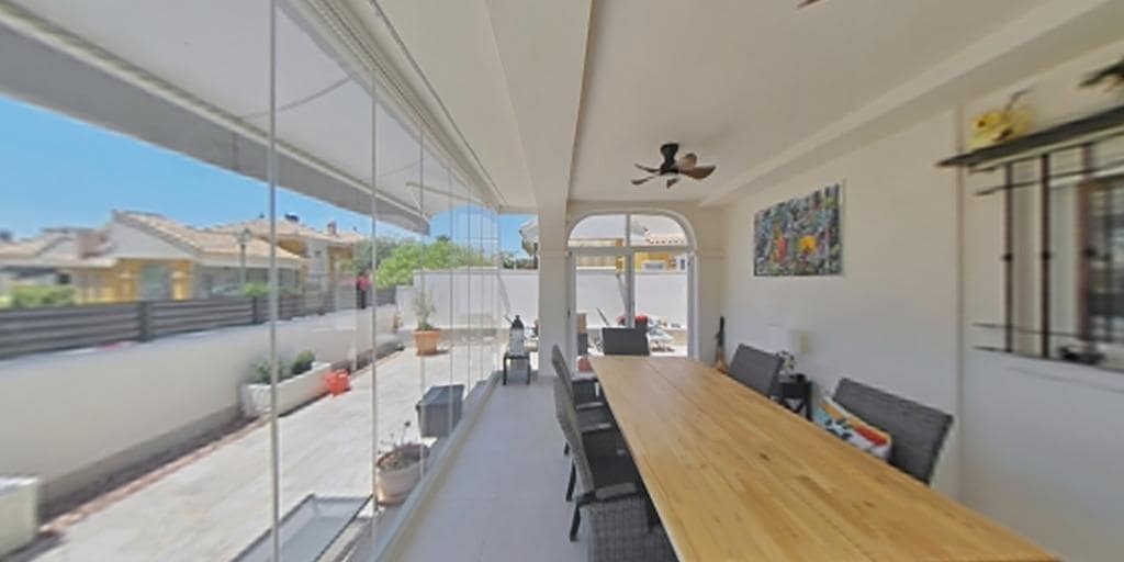 Chalet de 3 habitaciones en Los Montesinos en venta con piscina - 289.000 € (Ref: 9892516)