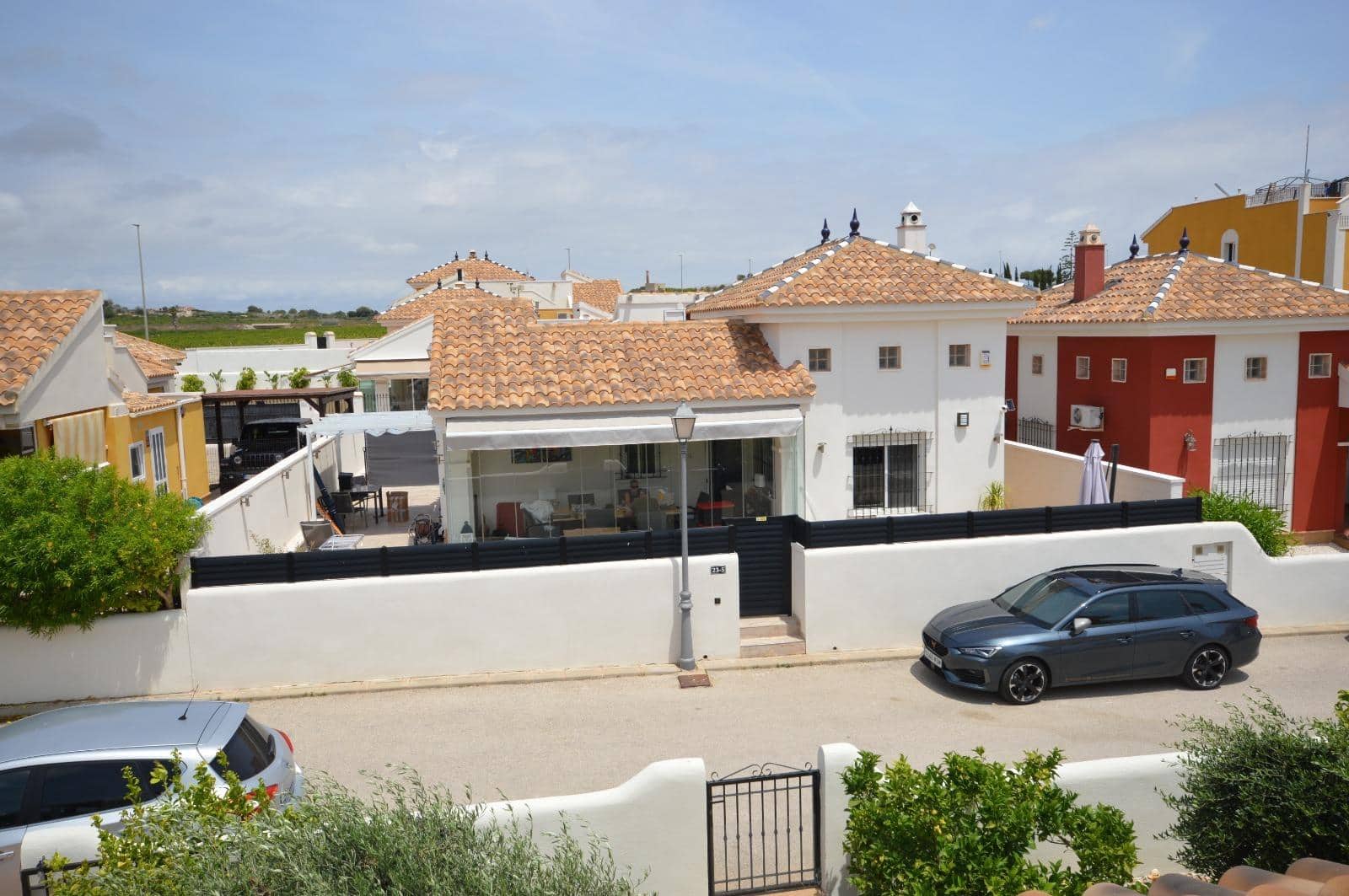 Chalet de 3 habitaciones en Los Montesinos en venta con piscina - 289.000 € (Ref: 9892516)